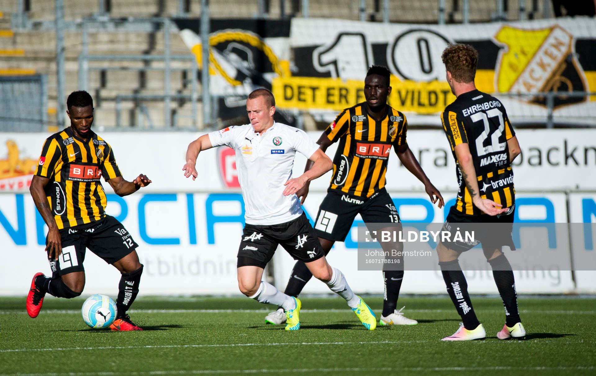 Häckens Mohammed Abubakari och Baba Mensha mot Örebros