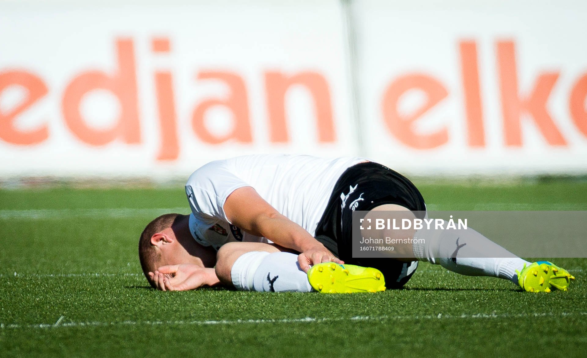 Örebros Daniel Gustavsson deppar