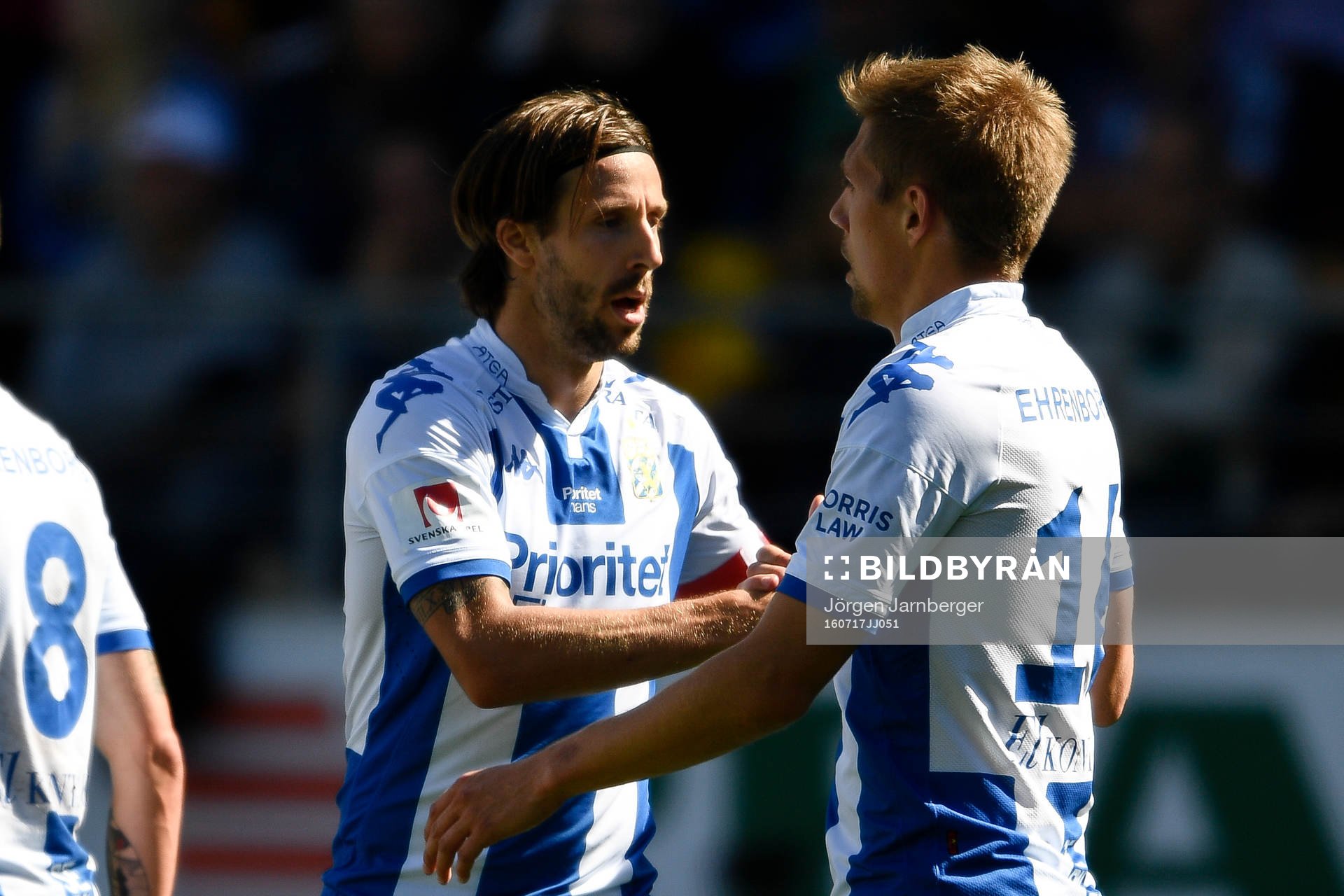 IFK Göteborgs Mattias Bjärsmyr jublar med Mikael Boman