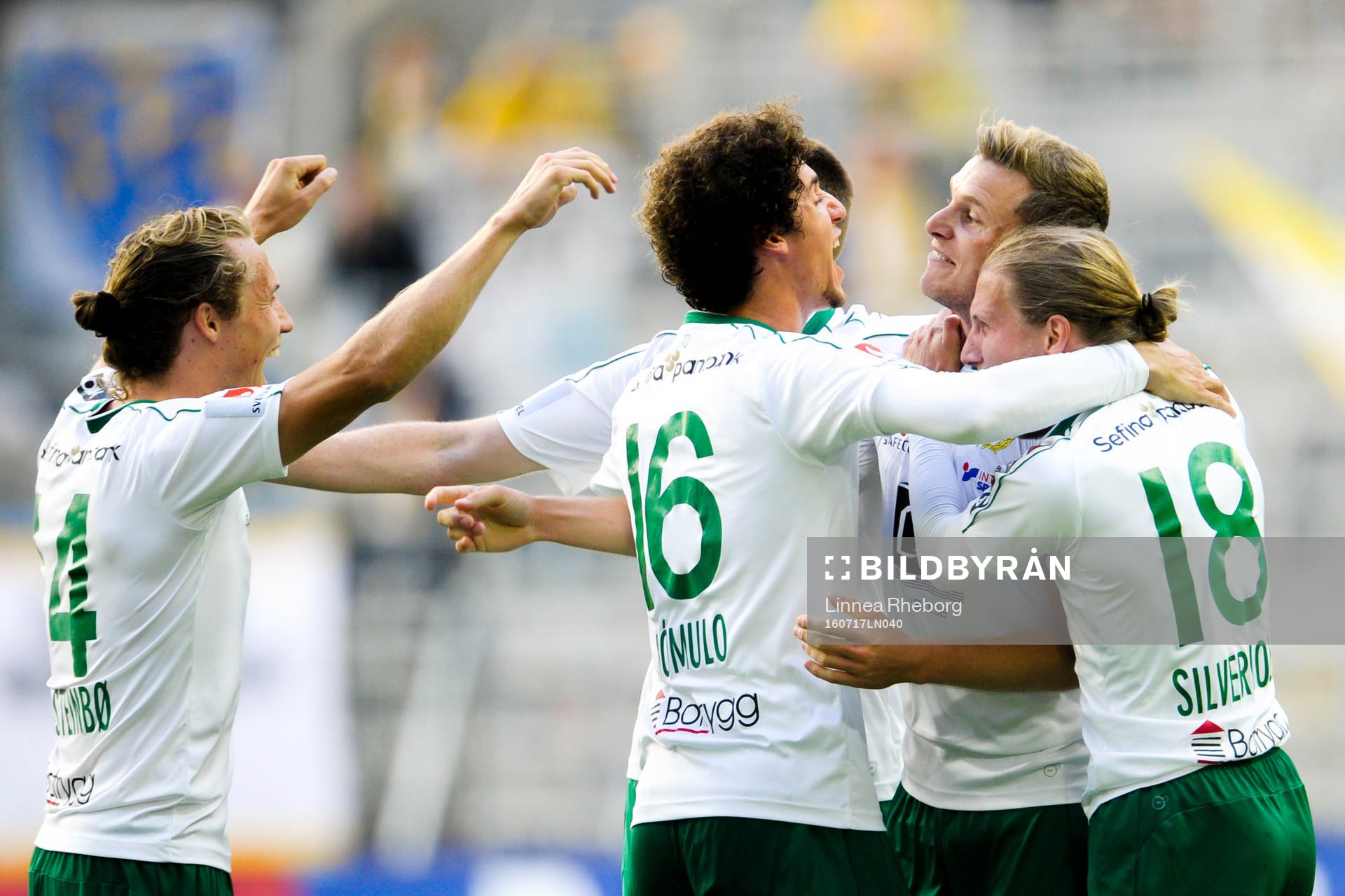 Hammarbys spelare jublar