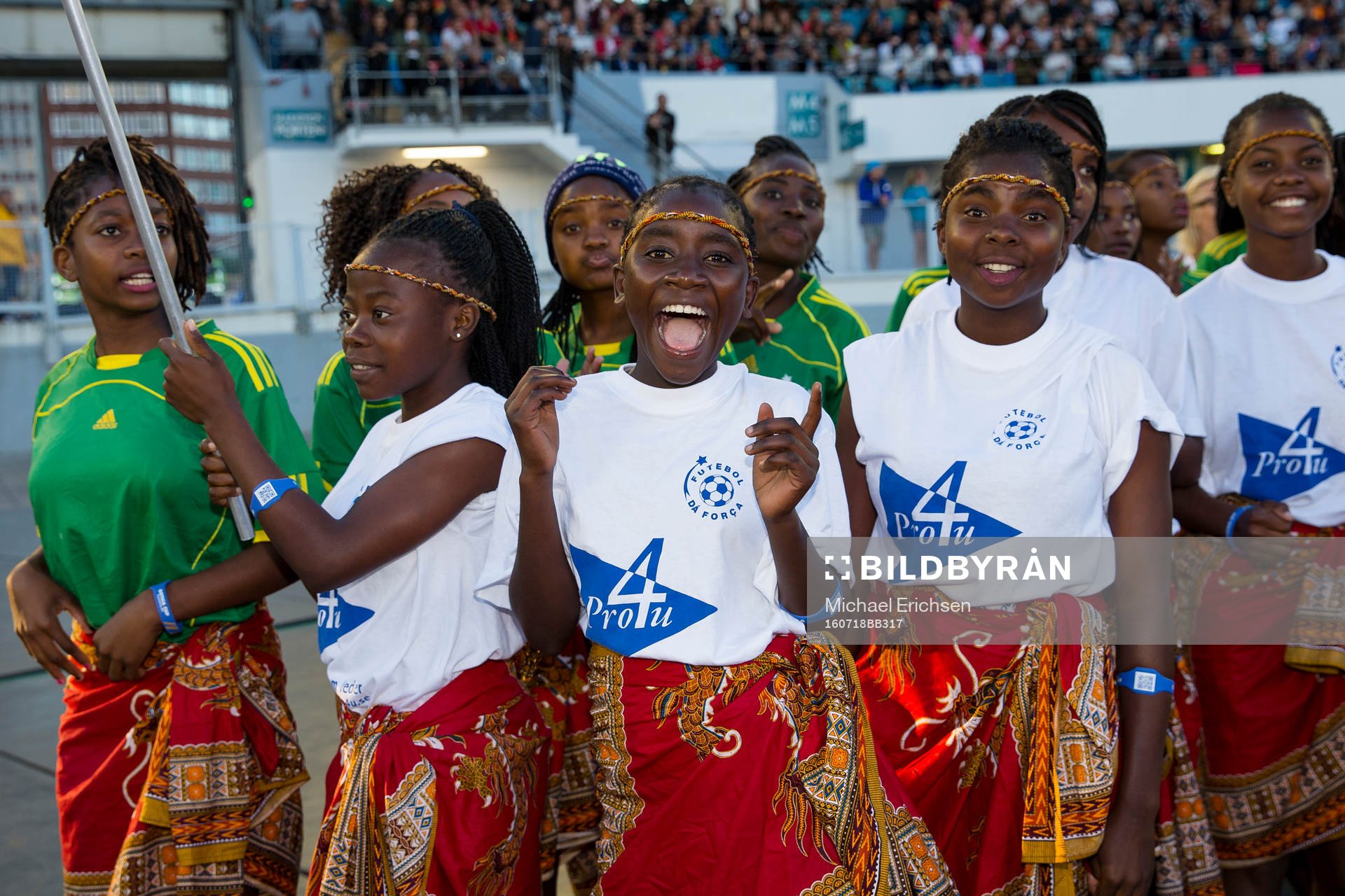 Et afrikanskt tjejlag under invigningen av Gothia Cup den 18 juli 2016 i Göteborg.