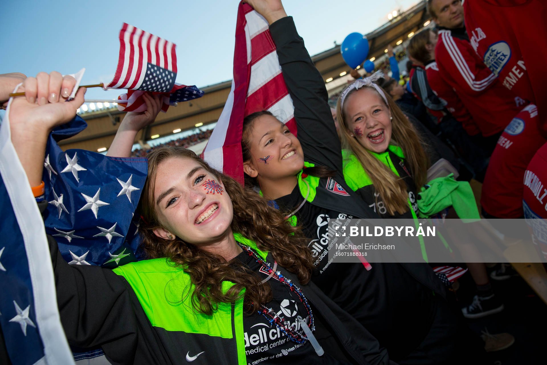 Ett amerikanskt tjejlag under invigningen av Gothia Cup den 18 juli 2016 i Göteborg.
