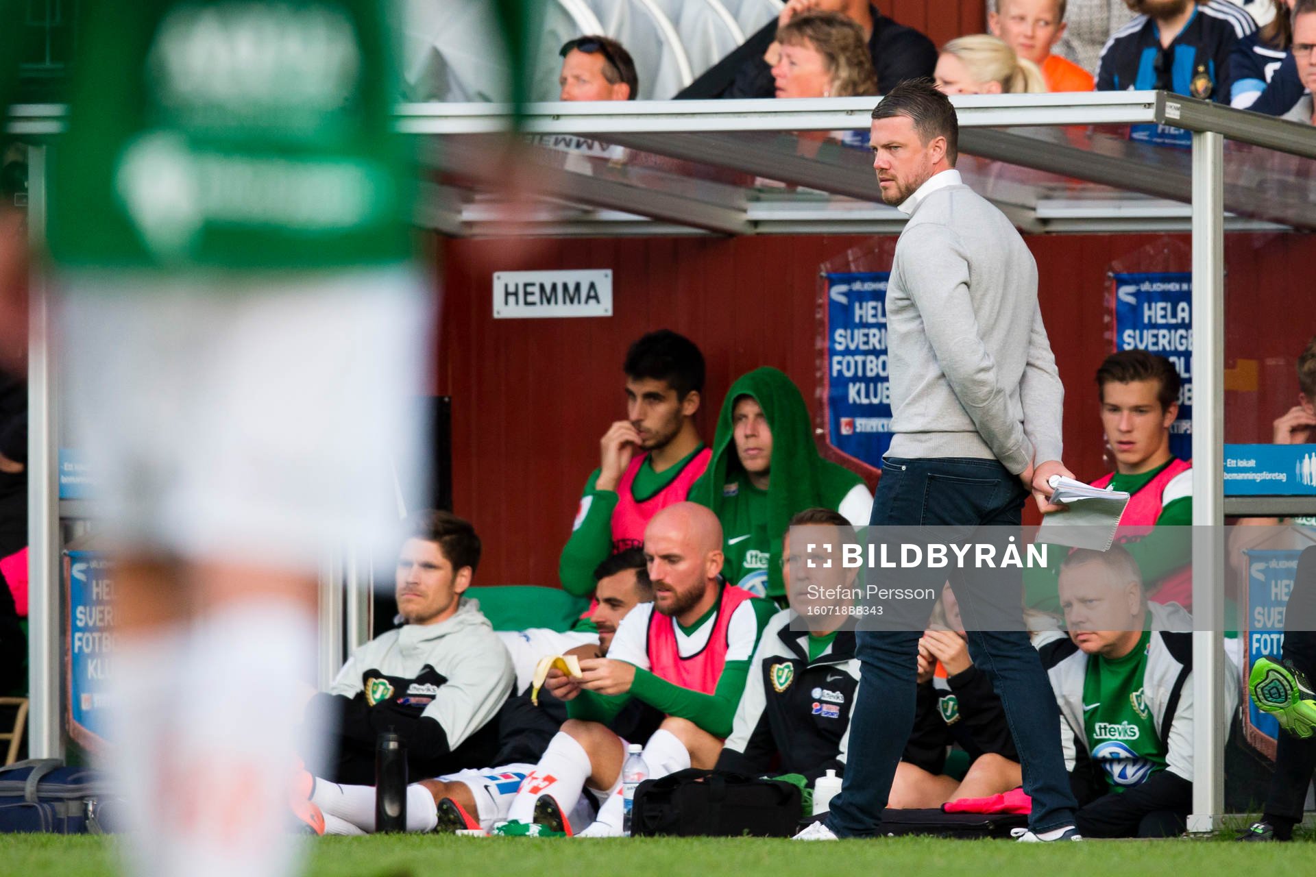 Jönköpings tränare Jimmy Thelin under fotbollsmatchen i Allsvenskan mellan Jönköping och Djurgården den 18 juli 2016 i Jönköping. 