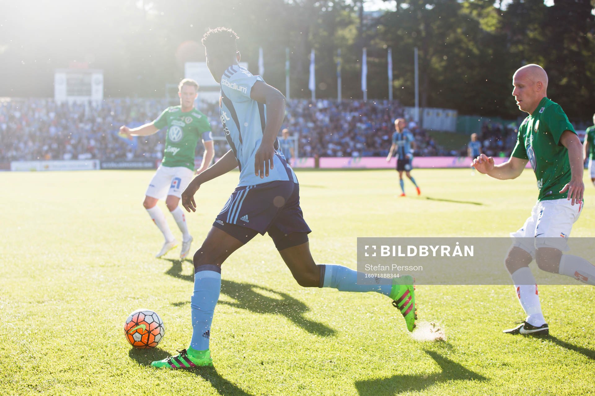 Djurgårdens Michael Olunga mot Jönköpings Tommy Thelin