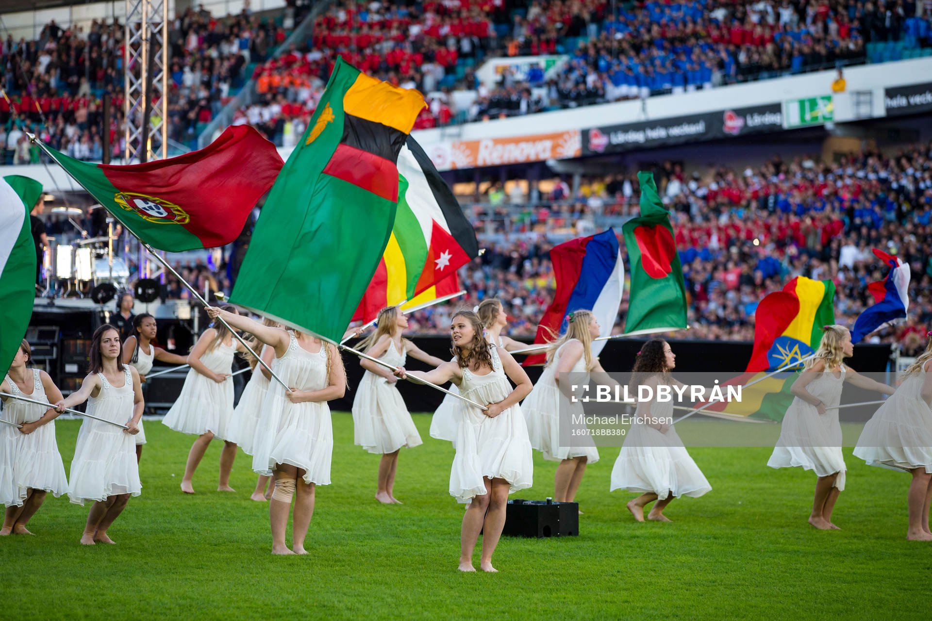 Dansare med flaggor