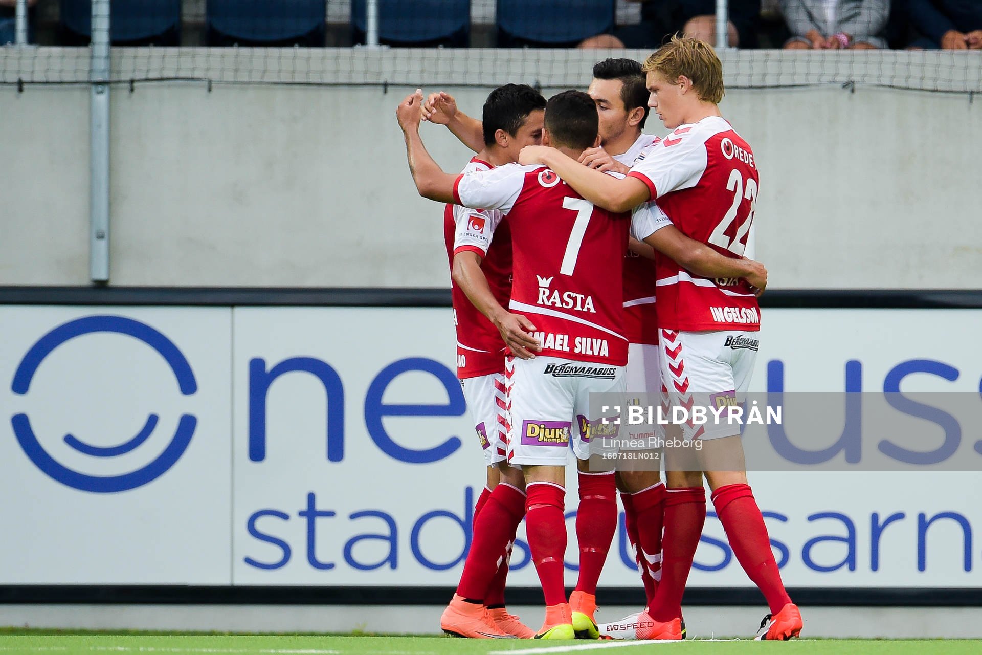 Kalmars spelare jublar