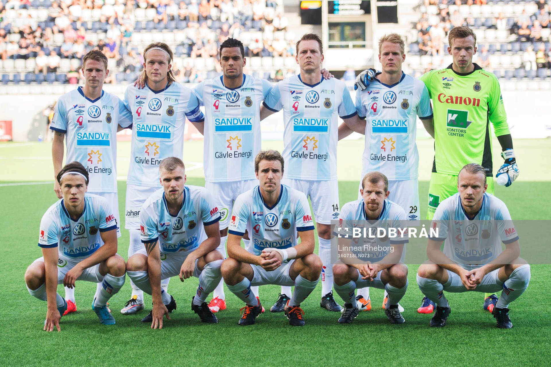 Övre raden f v: Johan Bertilsson, Anders Bååth, Joshua Nadeau, Jens Portin, Martin Rauschenberg, Andreas Andersson. Nedre raden f v: Simon Skrabb, Robin Nilsson, Johan Oremo, Jonas Lantto, Jesper Florén. Gefles startelva poserar för en lagbild under fotbollsmatchen i Allsvenskan mellan Gefle och Kalmar den 18 juli 2016 i Gävle.