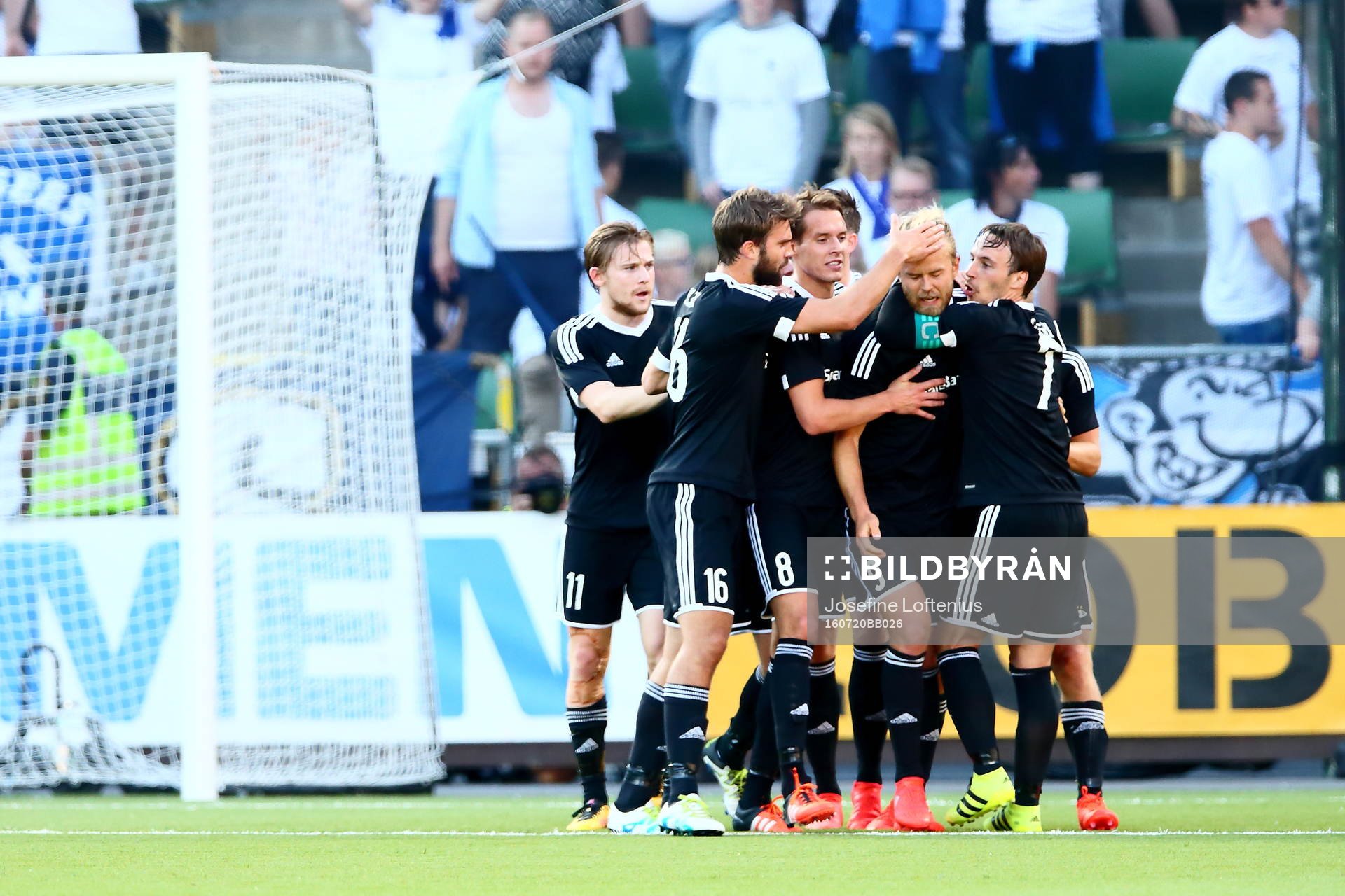 Rosenborg jublar och kramar om Christian Gytkjær som gjort
