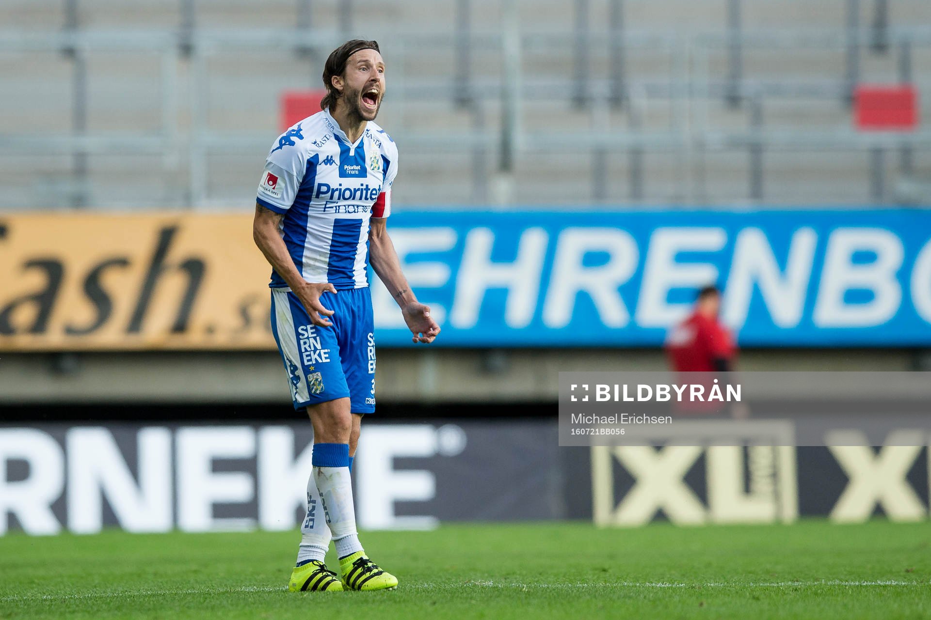 IFK Göteborgs lagkapten Mattias Bjärsmyr manar på sitt