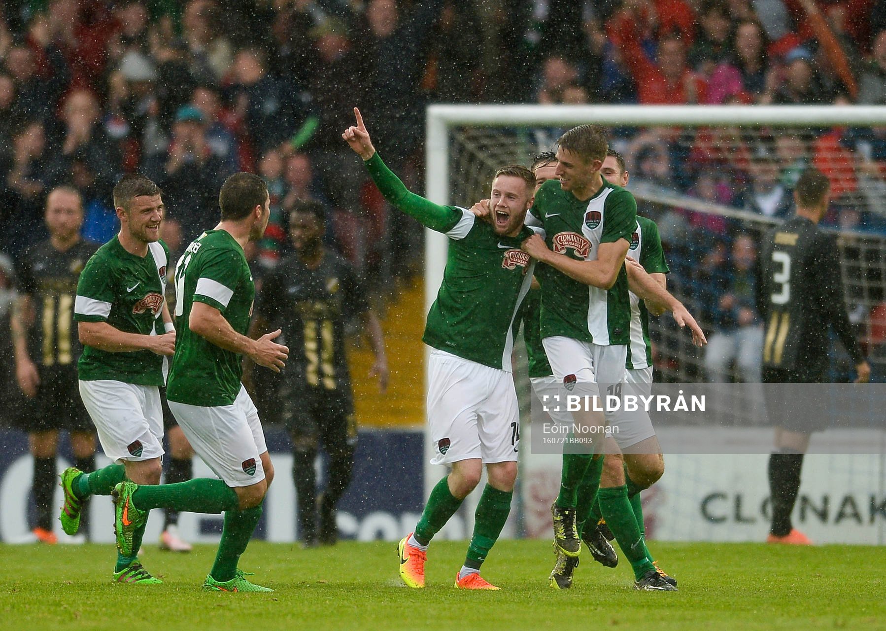 21 July 2016; Kevin O'Connor of Cork City, centre,