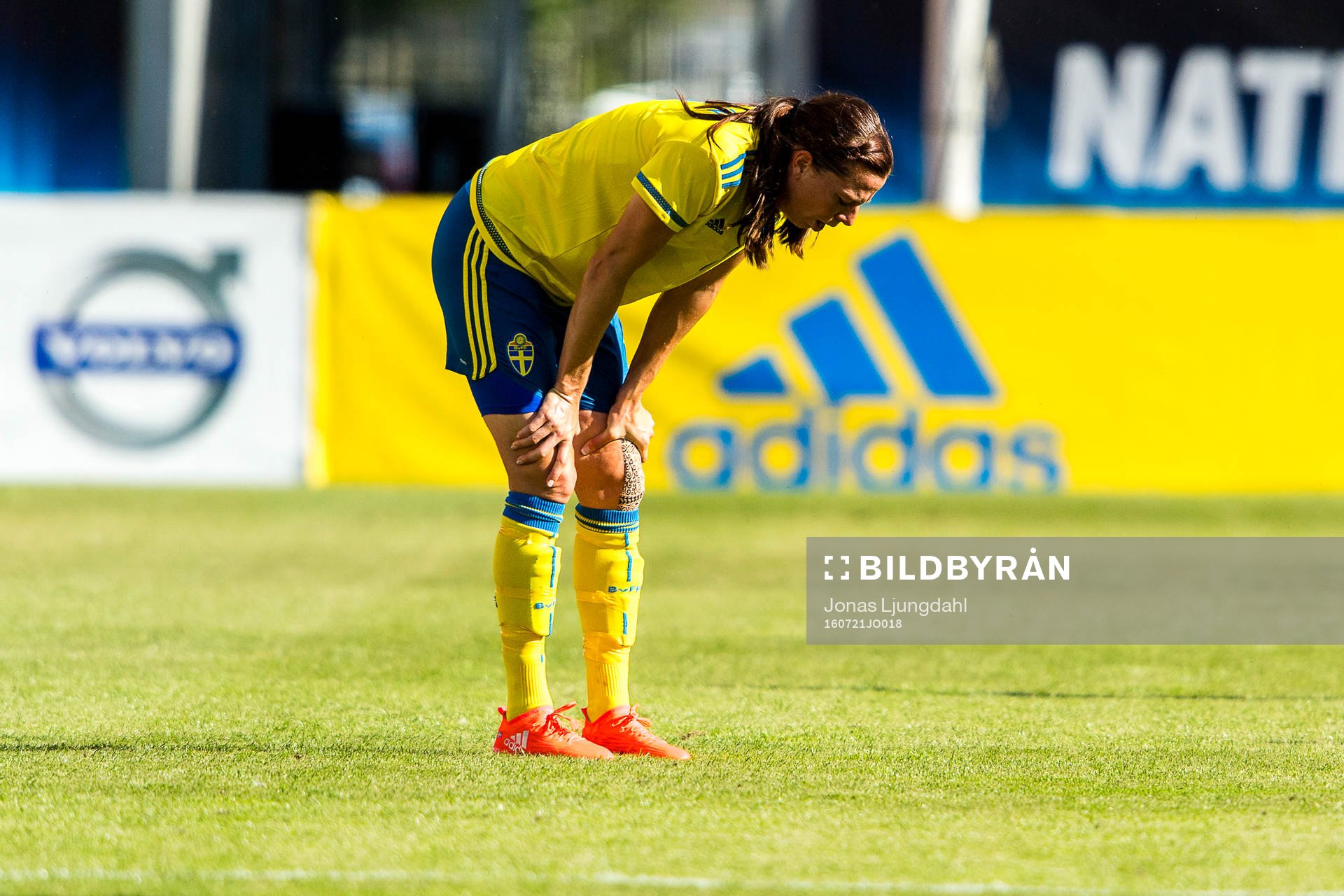 Sveriges Lotta Schelin hostar
