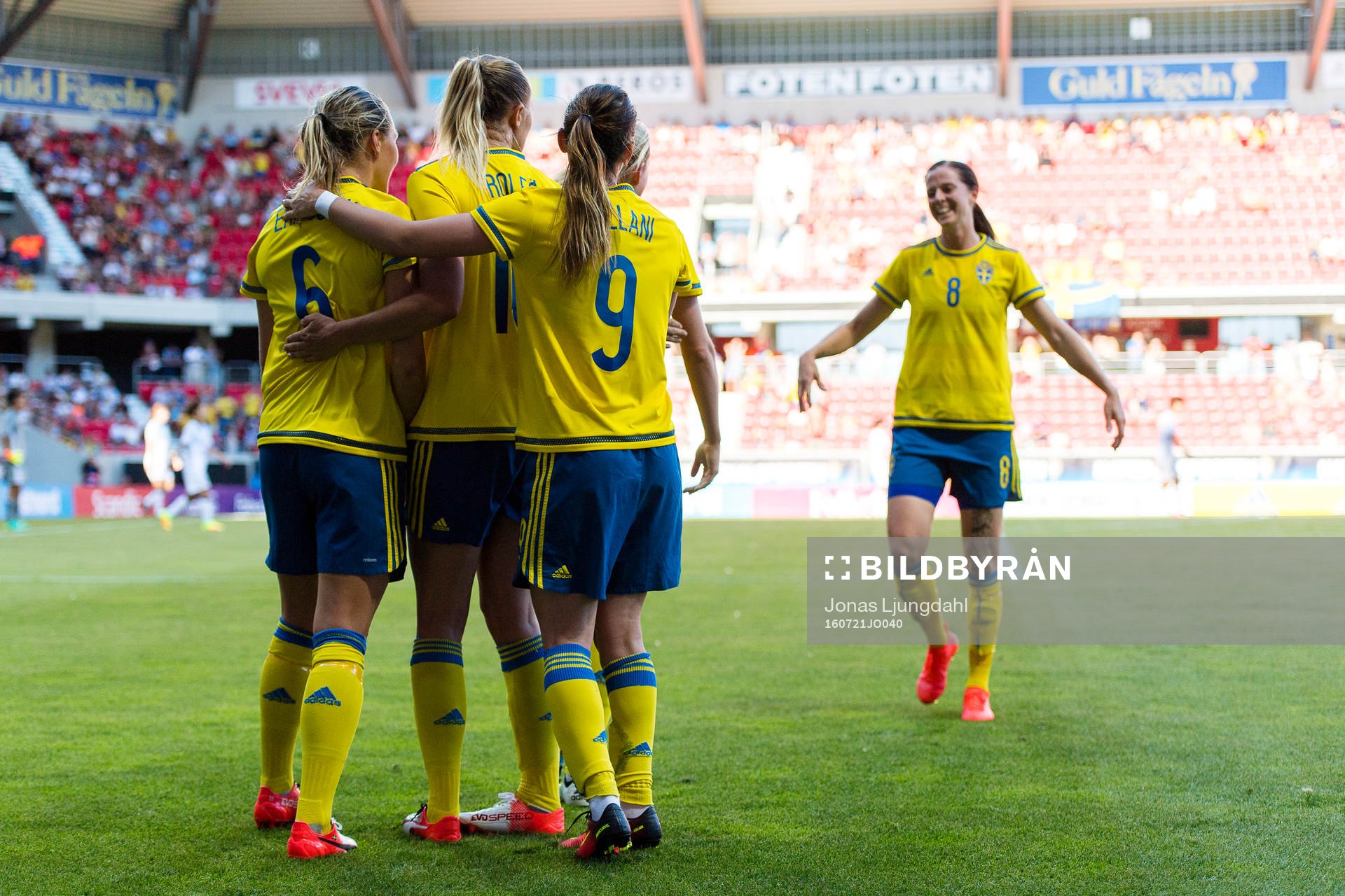 Sveriges Oliva Schough har gjort mål 3-0 och jublar