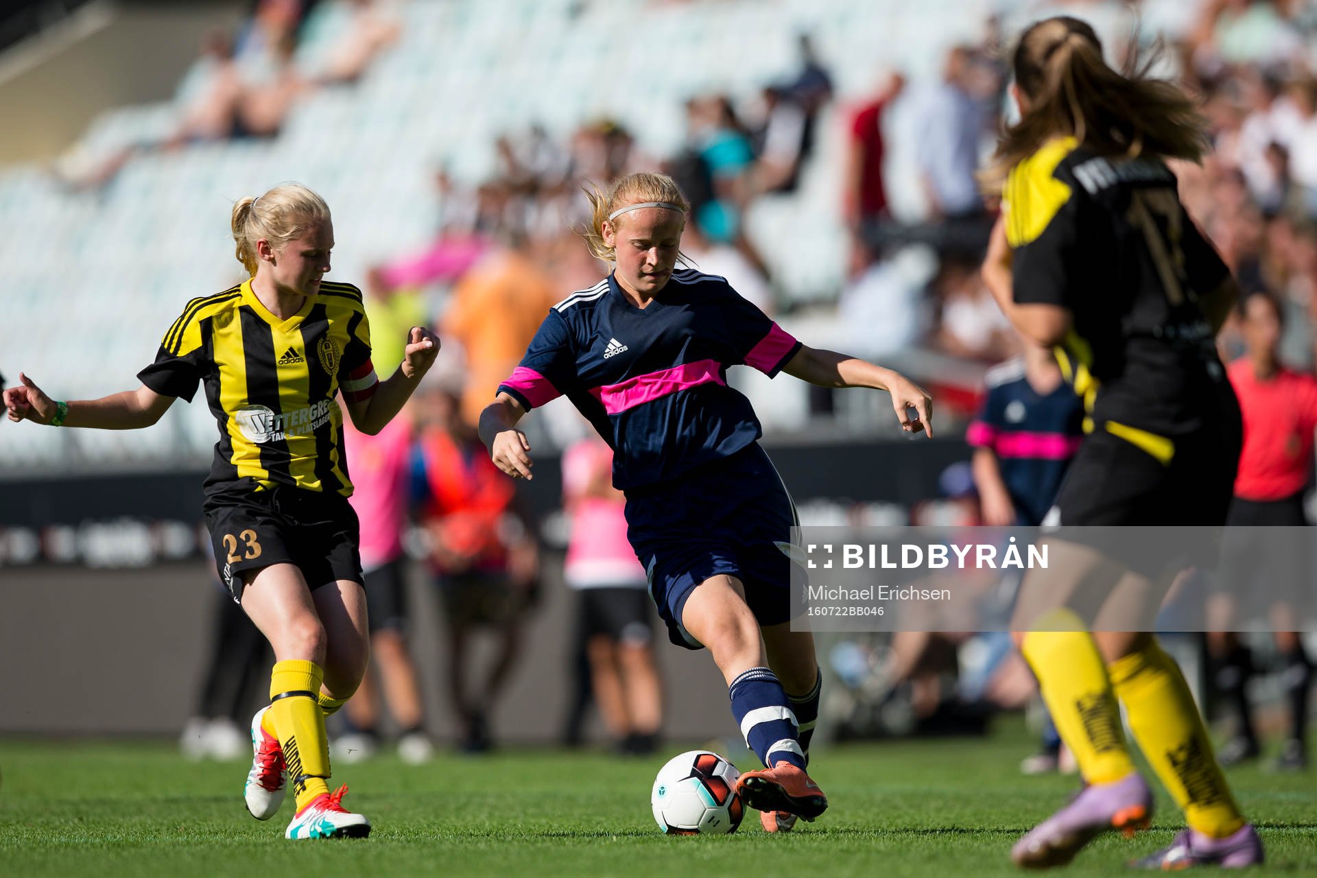 KFV Segeberg spelare först på bollen