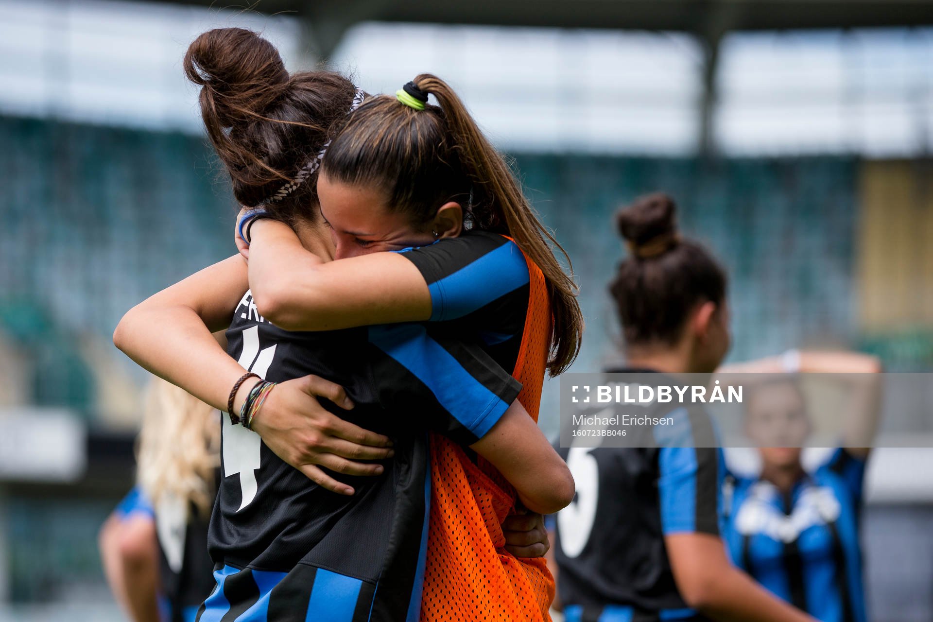 Inter spelare jublar