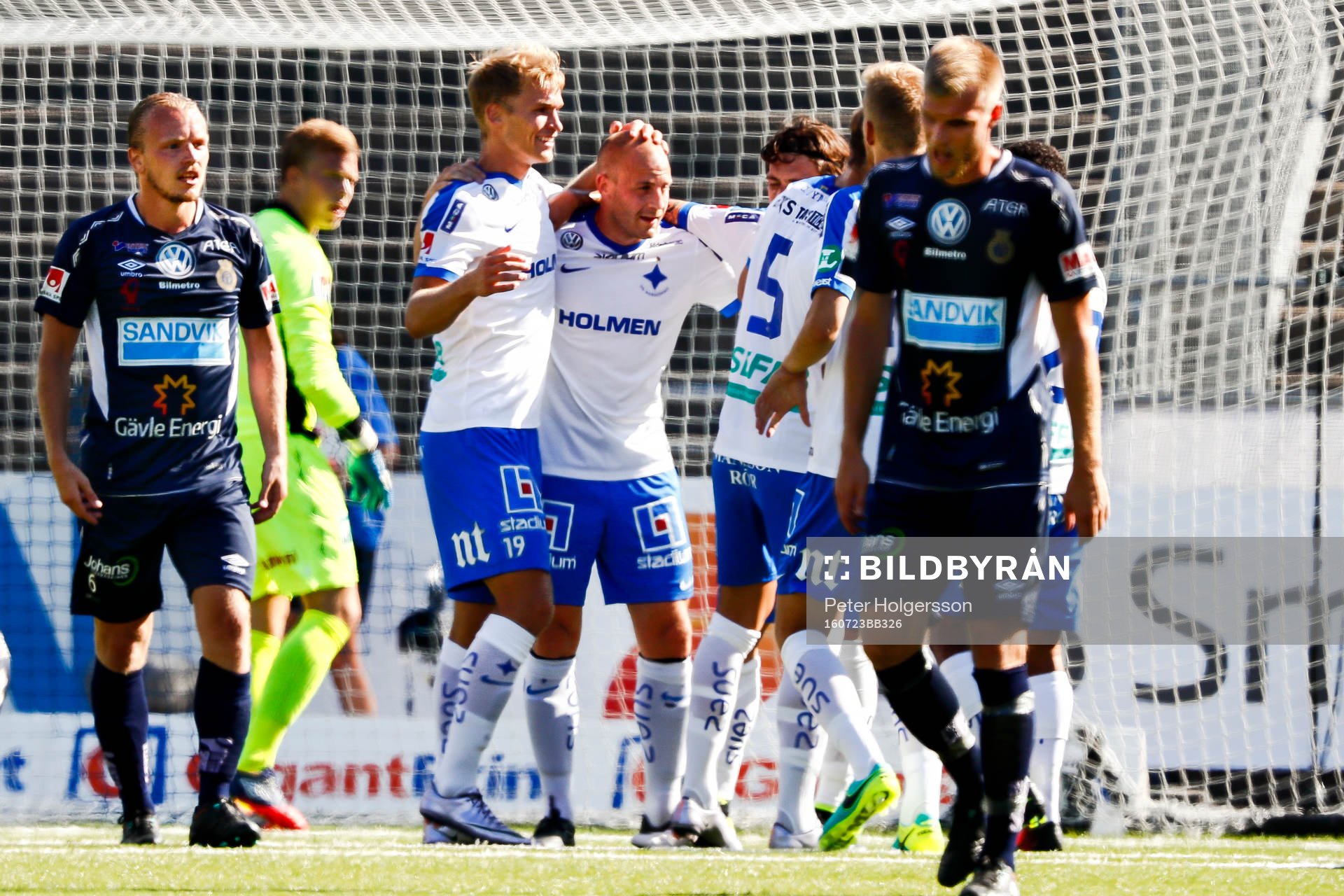 Norrköpings Christoffer Nyman och Daniel Sjölund jublar