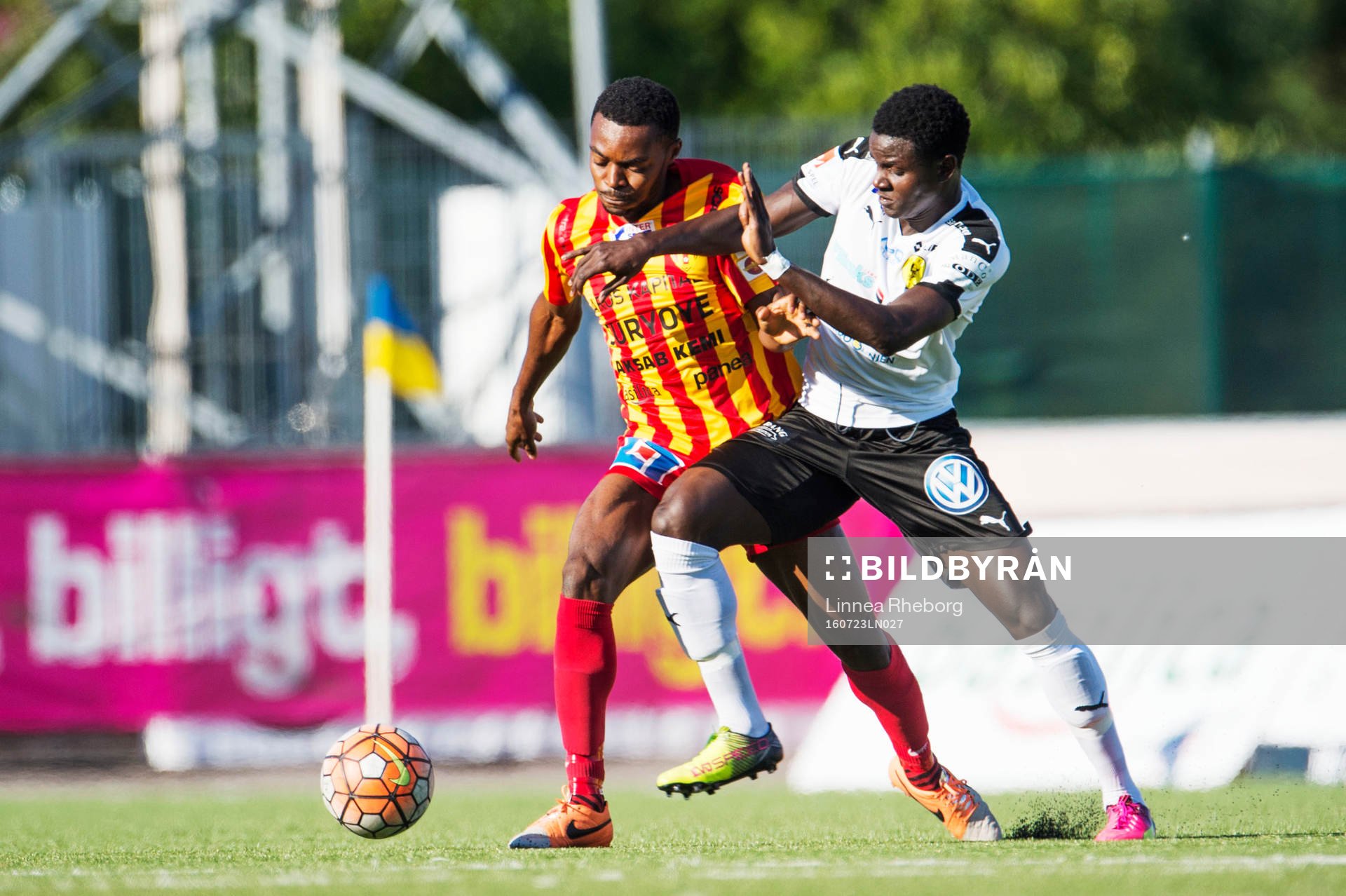 Syrianskas Success Nwousu och Frejs Abu Bakarr Suma