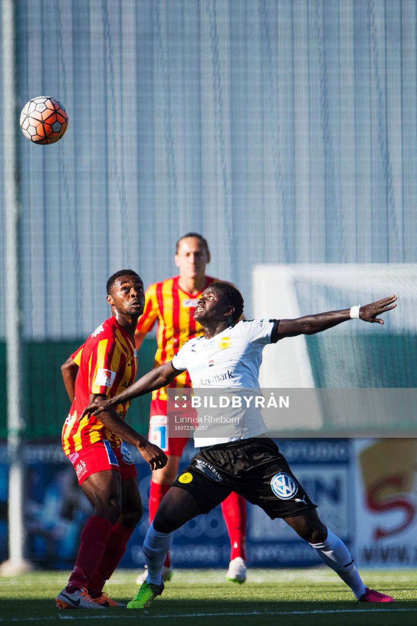 Syrianskas Success Nwousu och Frejs Abu Bakarr Suma