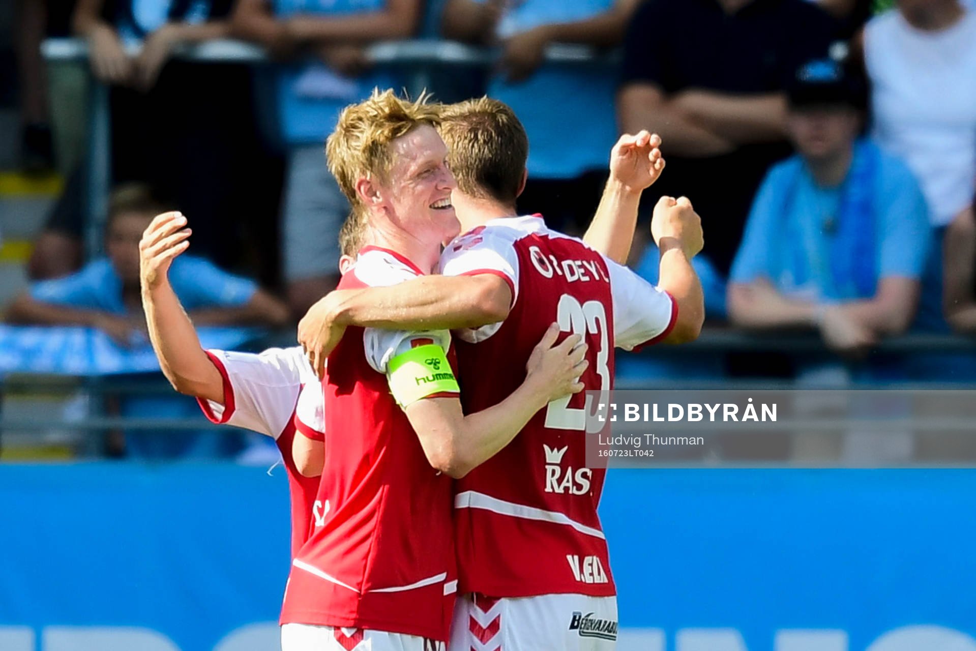 Kalmars Rasmus Elm och Viktor Elm jublar