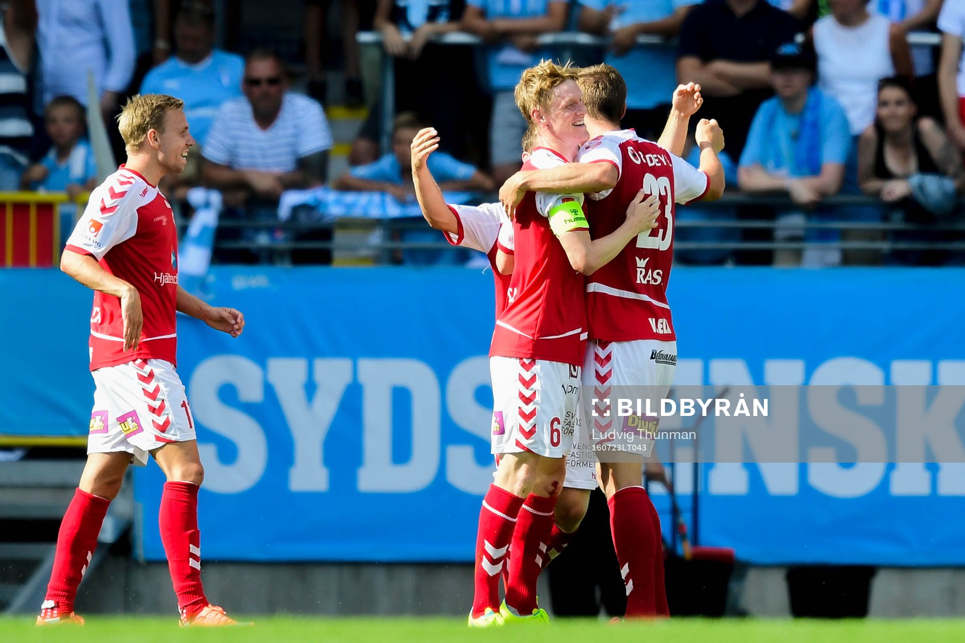 Kalmars Rasmus Elm och Viktor Elm jublar