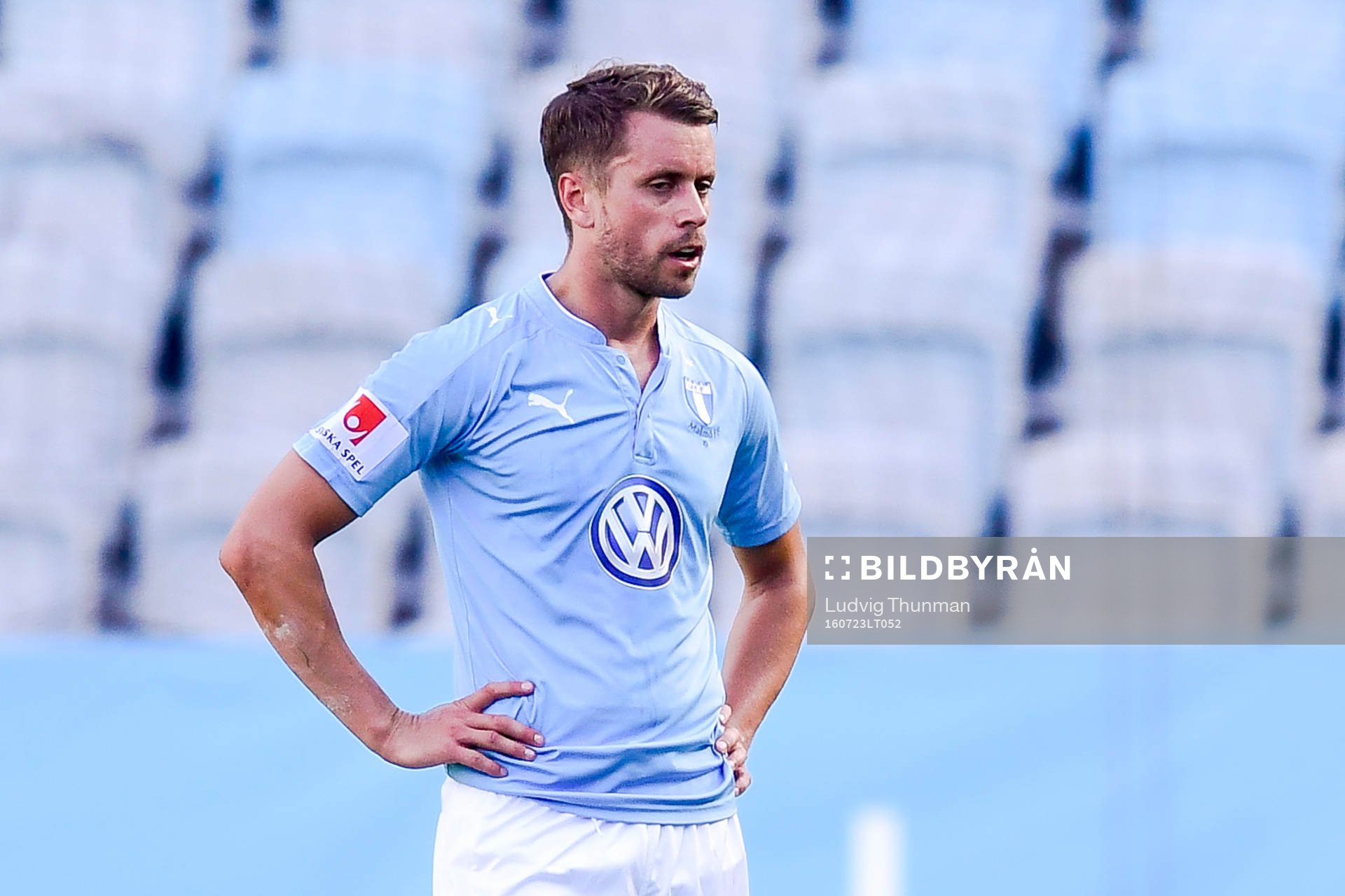 Malmö FFs Kari Arnason deppar