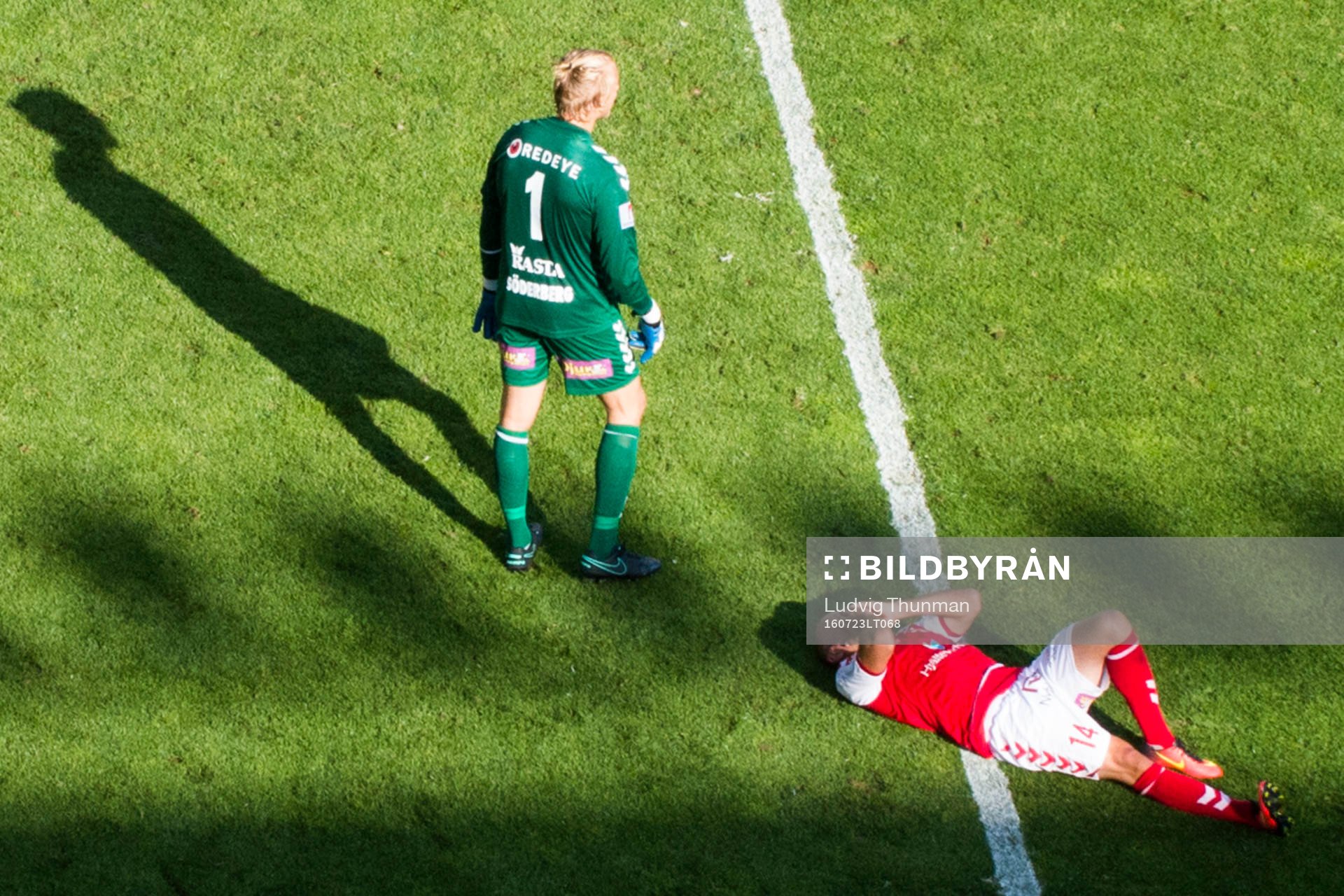 Kalmars målvakt Ole Söderberg och Stefan Larsson deppar