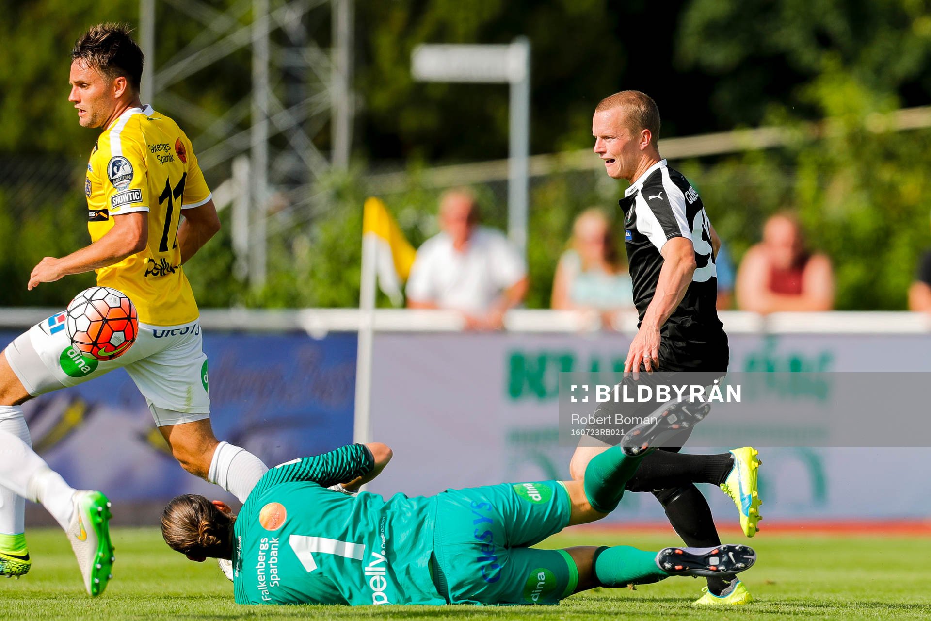 Örebros Daniel Gustavsson gör 0-3