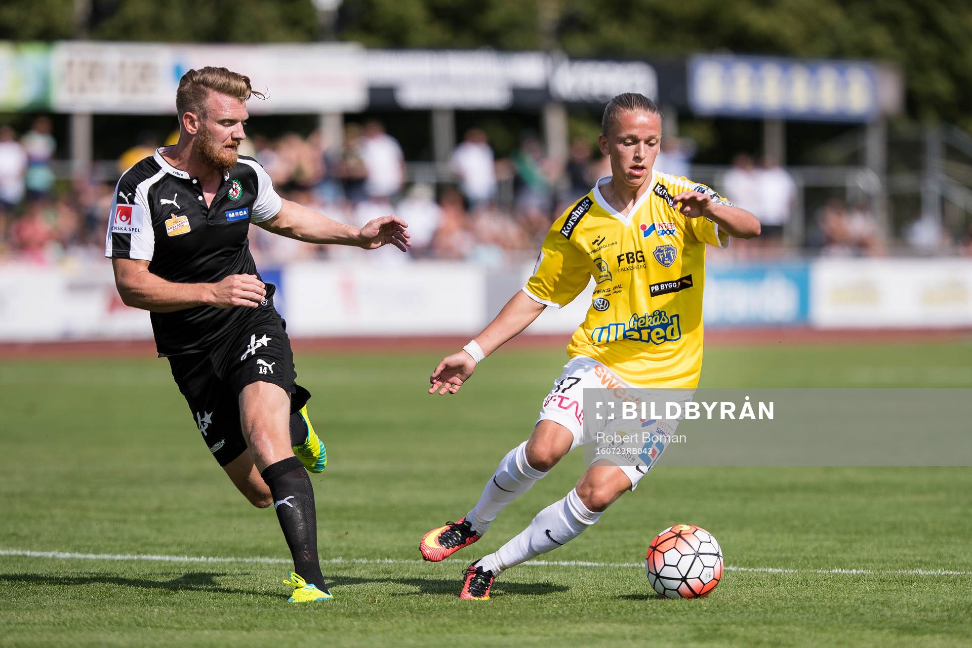 Örebros Michael Almebäck och Falkenbergs Jesper Karlsson