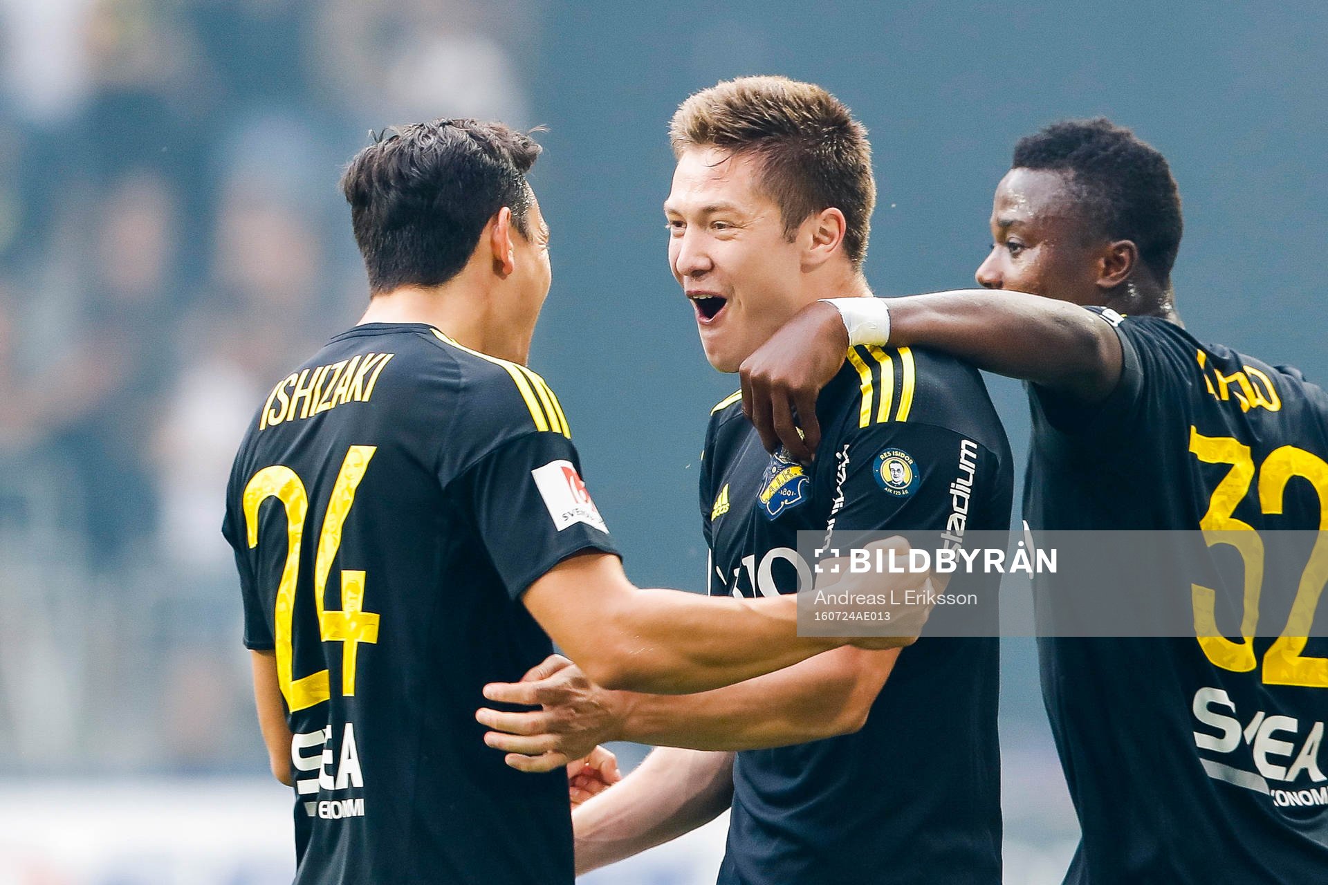 s Haukur Heidar Hauksson jublar med Stefan Ishizaki och