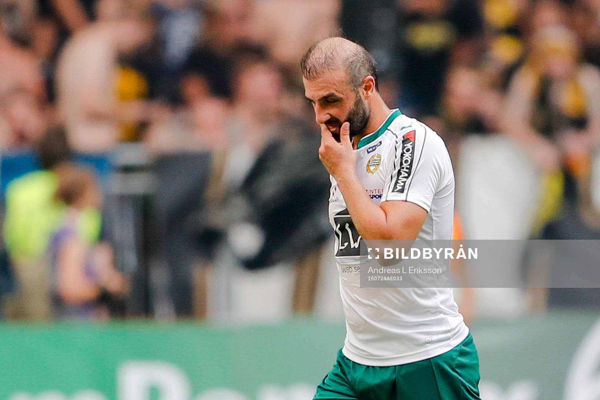 Hammarbys Kennedy Bakircioglu deppar när han byts ut