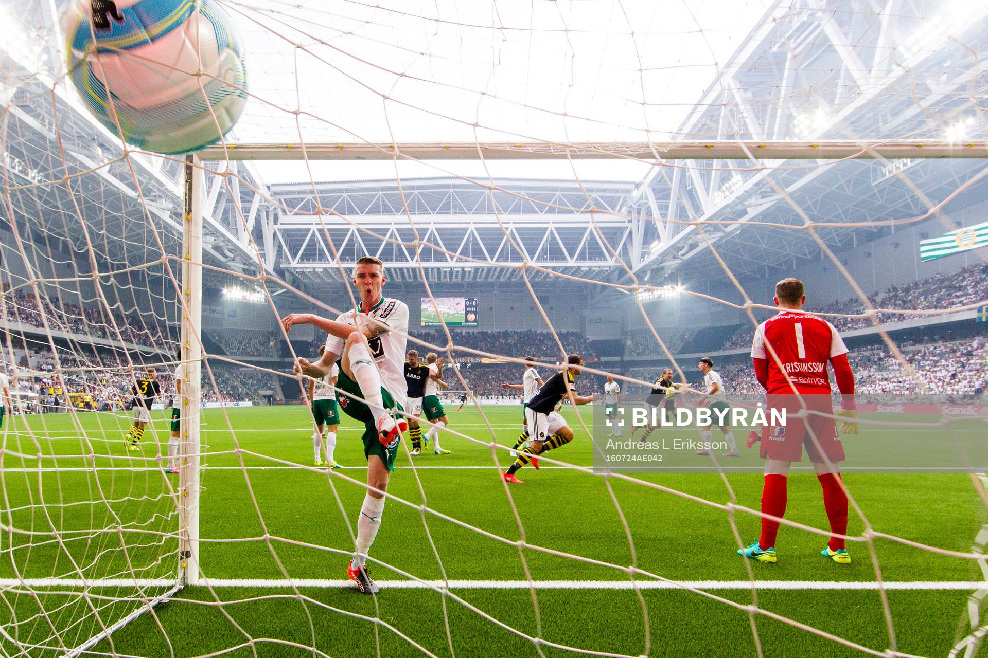 s Haukur Heidar Hauksson nickar in 0-1 förbi  Hammarbys
