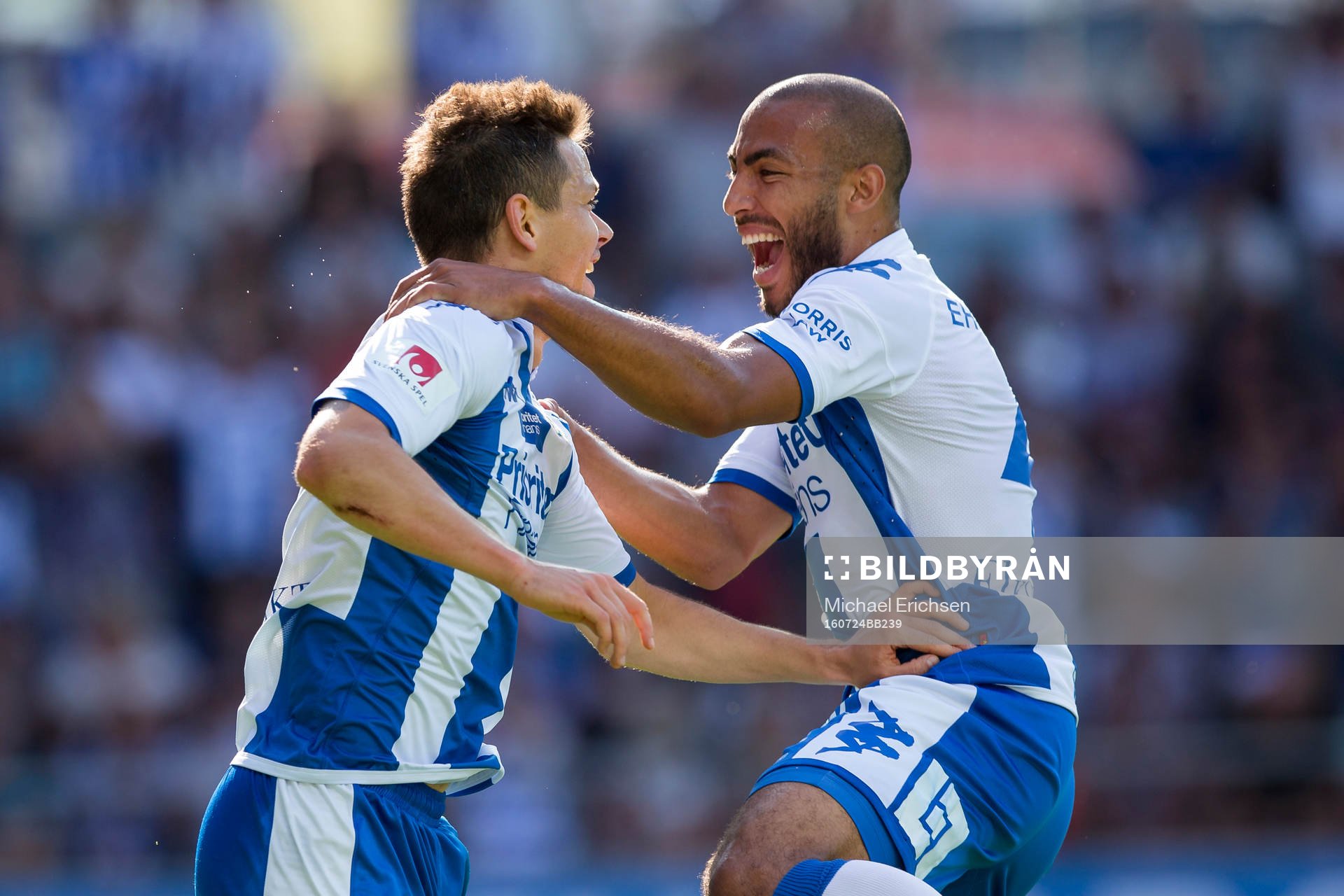 IFK Göteborgs Mads Albeck jublar ihop med Haitam Aleesami