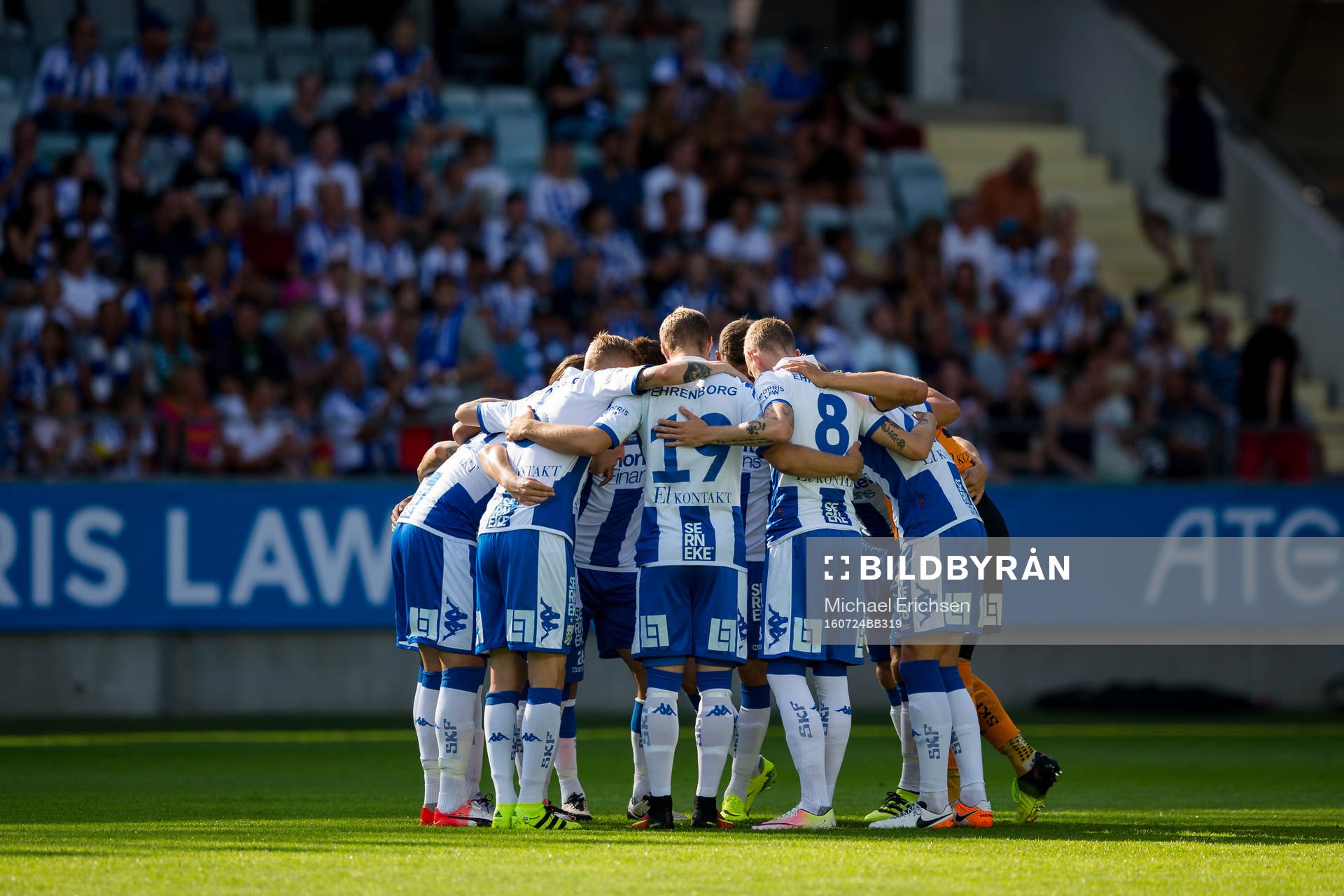 IFK Göteborg samlade innan avspark i fotbollsmatchen i
