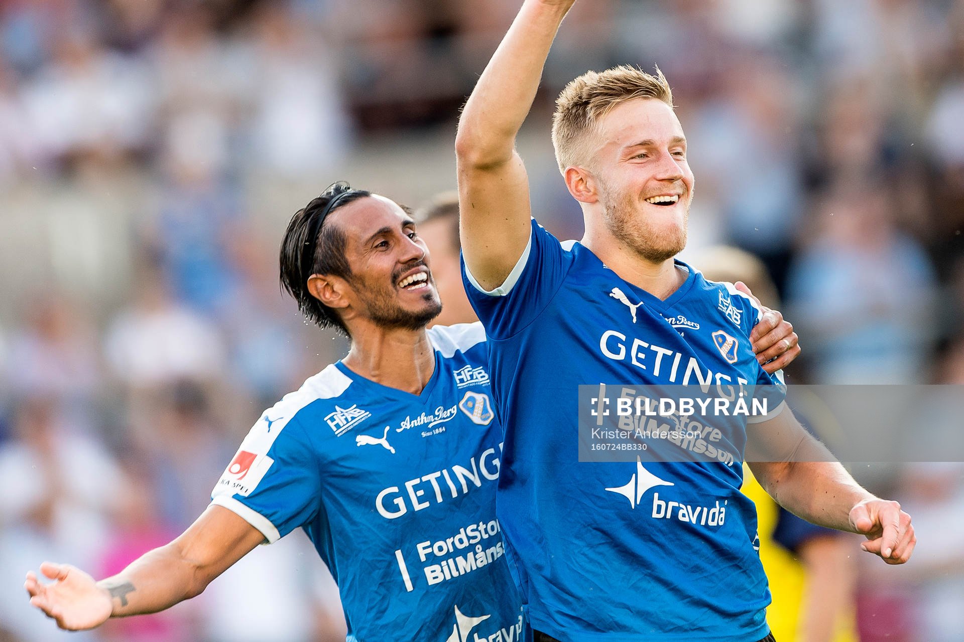 Halmstads Alexander Ruud Tveter (h) jublar