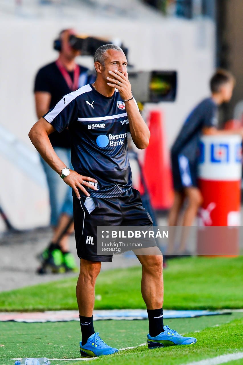 Helsingborgs manager Henrik Larsson deppar