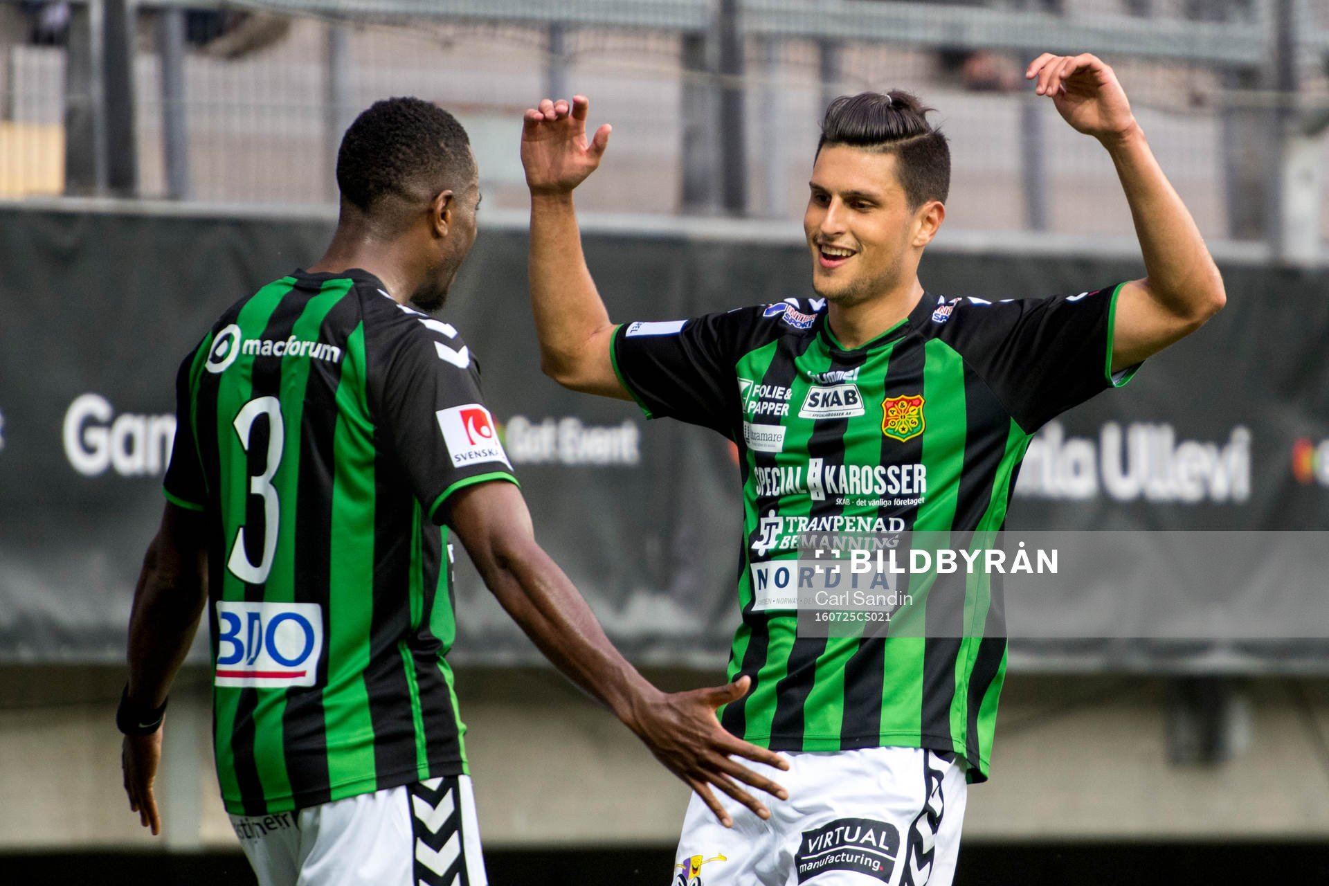 GAIS Liam Loyd Davies och Luka Mijaljevic jublar