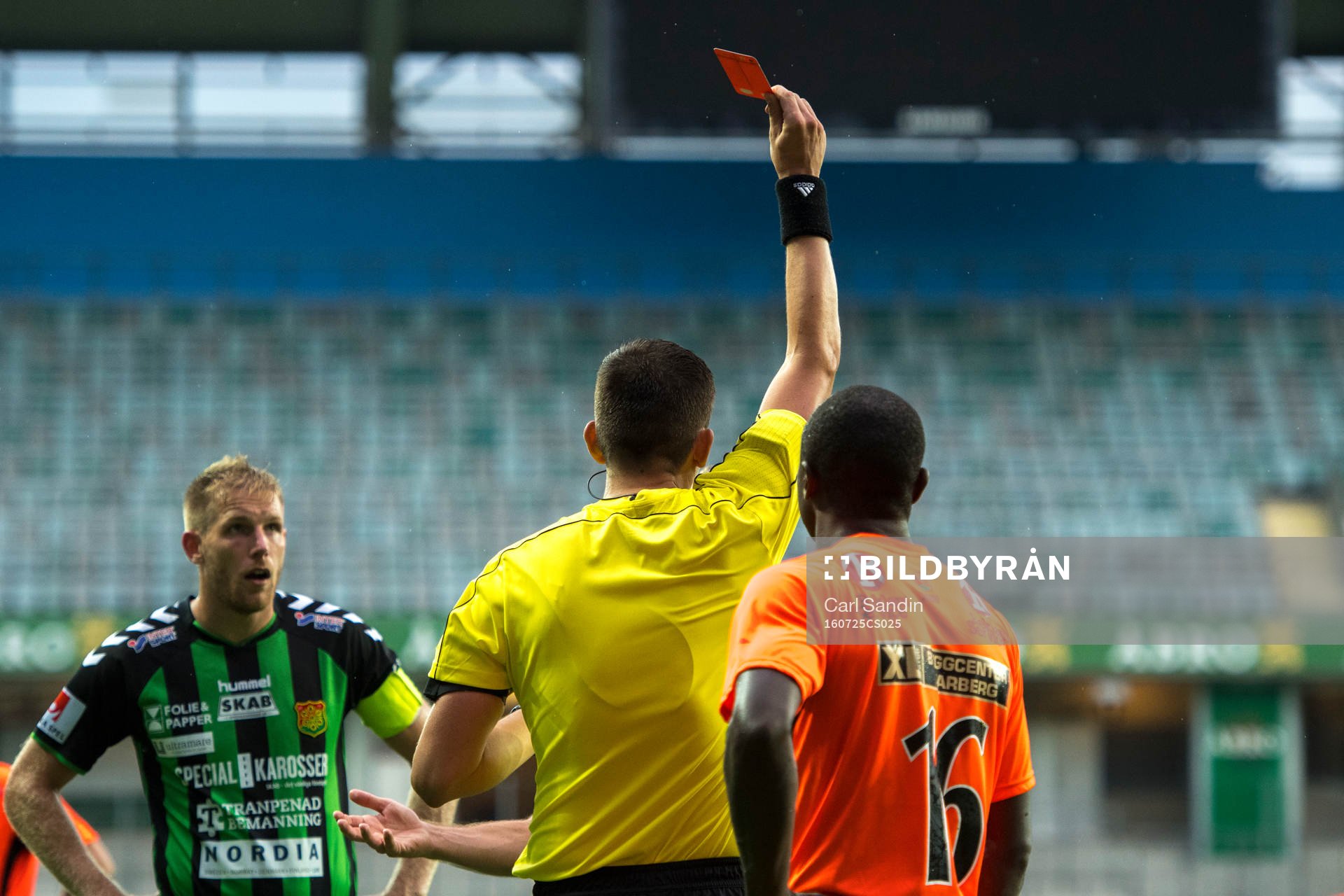 GAIS Craig Henderson får rött kort