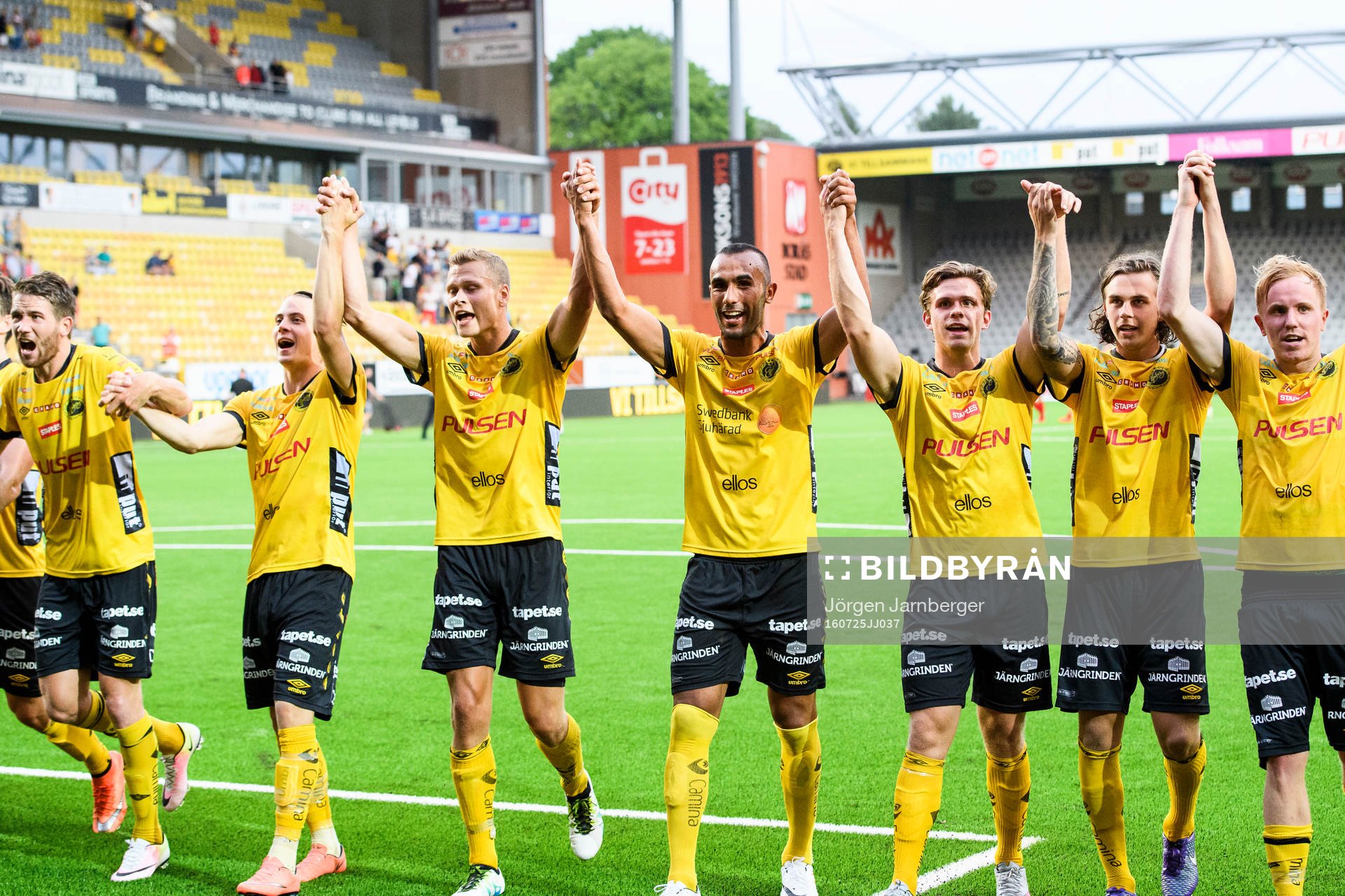 Elfsborgs spelare tackar publiken
