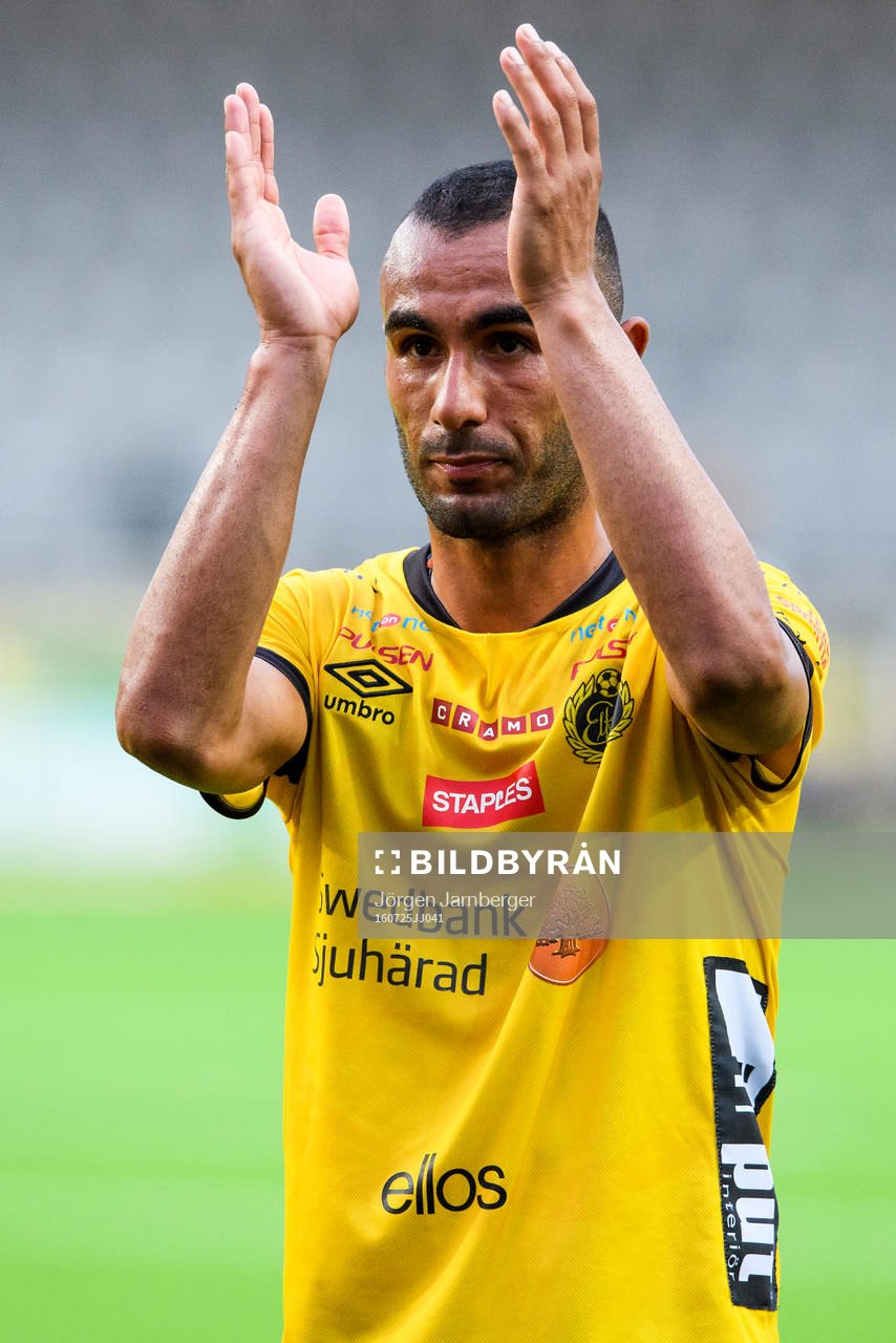 Elfsborgs Issam Jebali tackar supportrarna