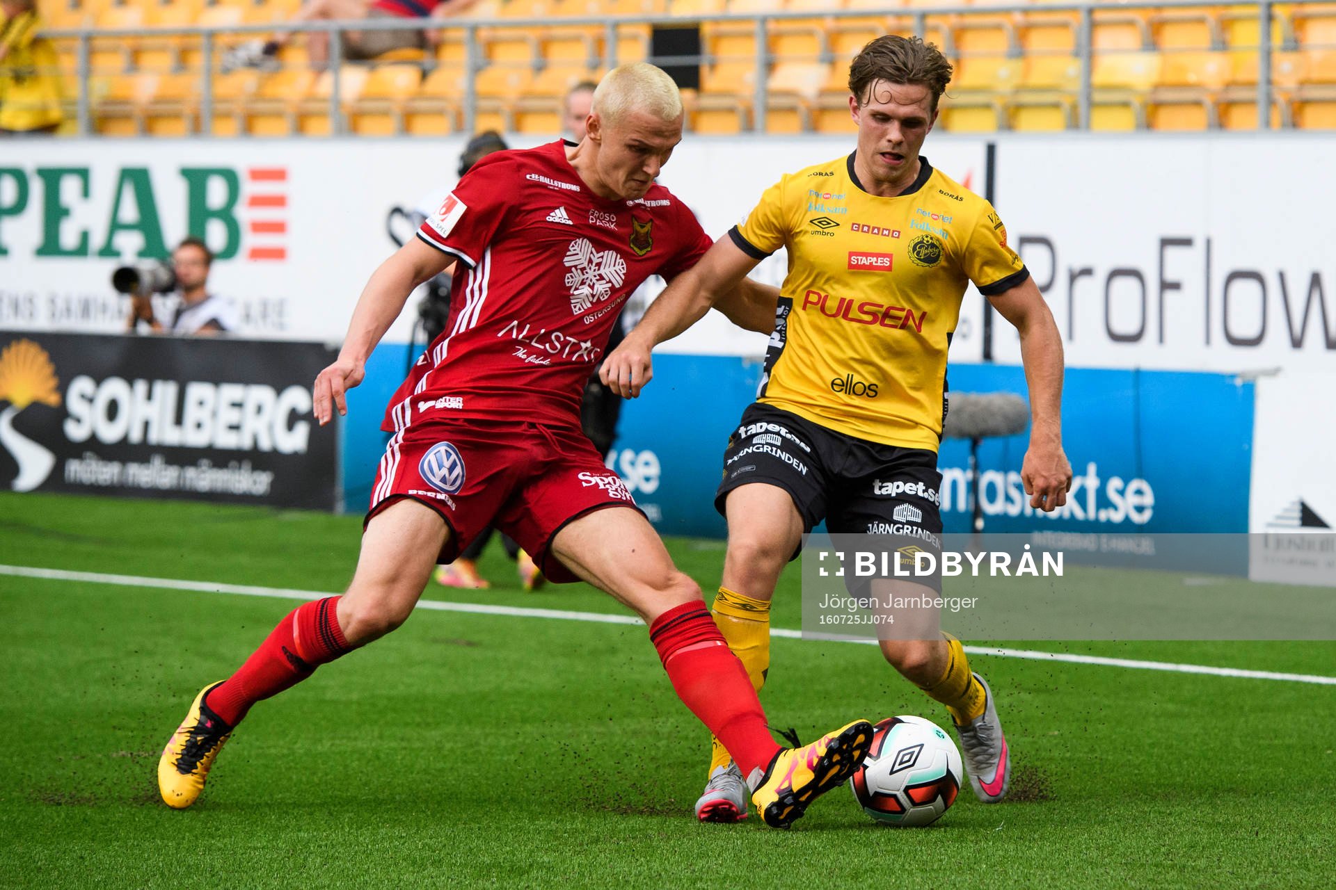 Elfsborgs Jesper Manns och Östersunds Piotr Johansson