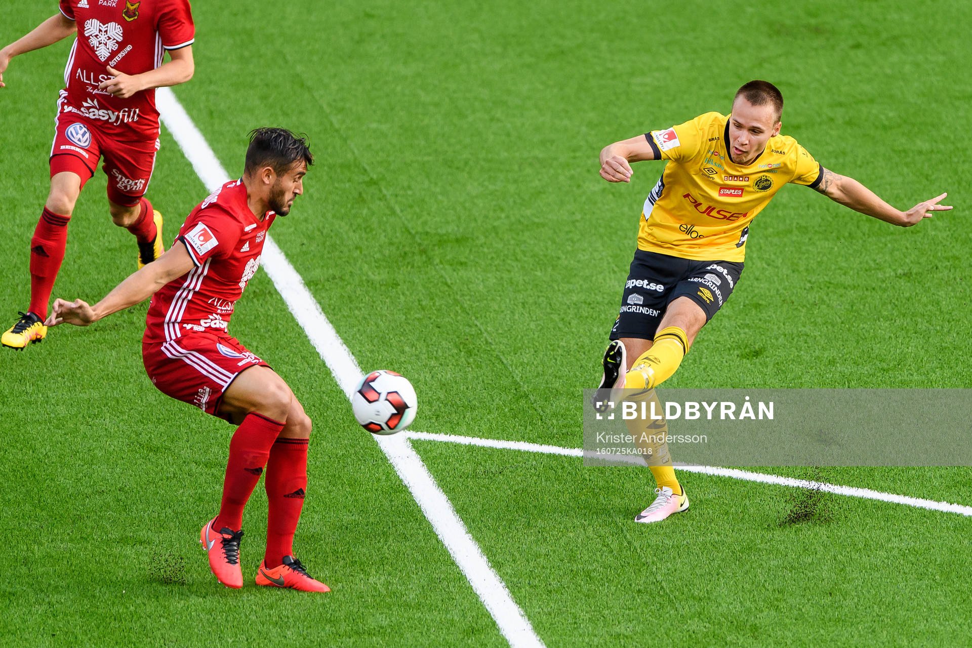 Östersunds Brwa Nouri och Elfsborgs Viktor Prodell