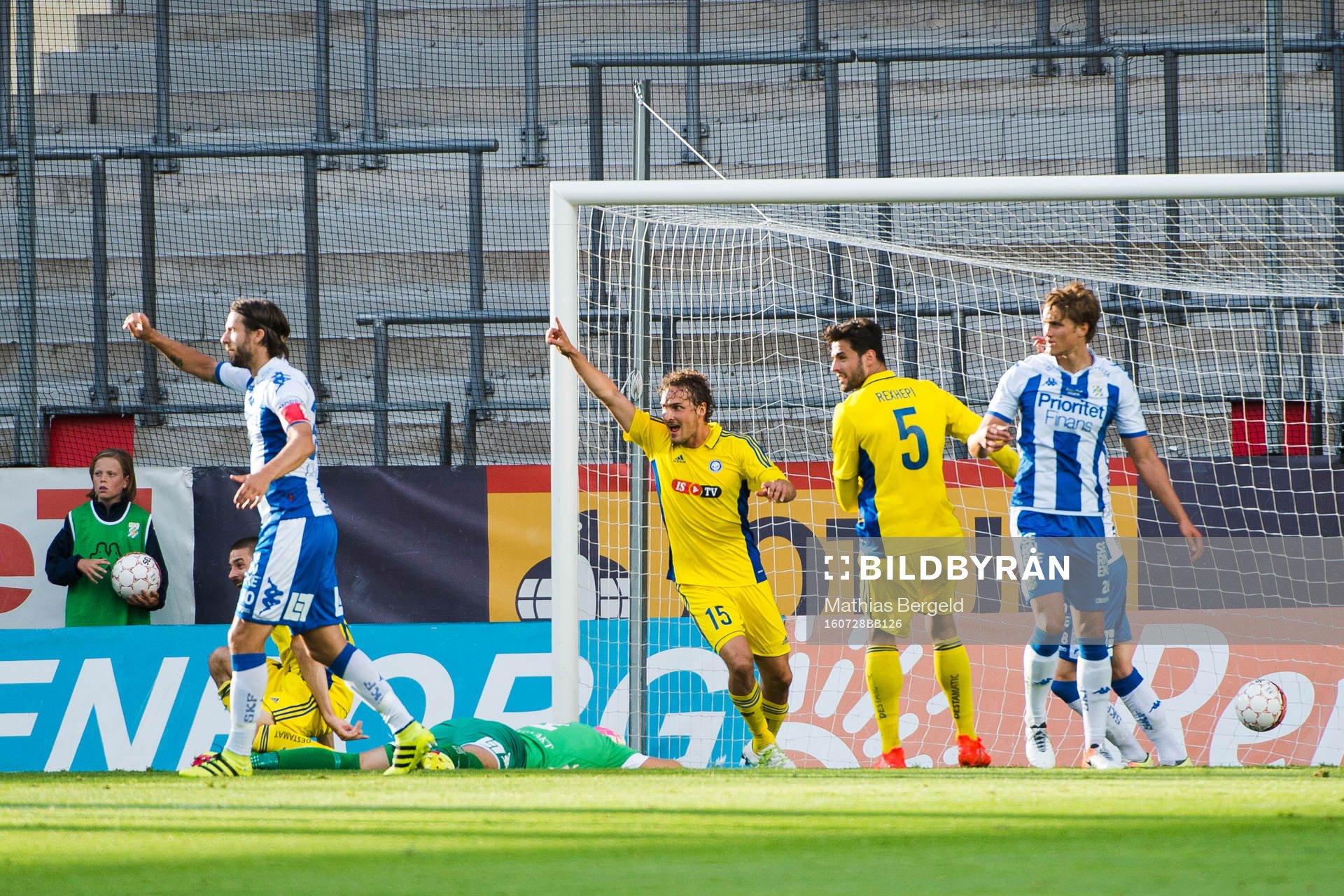 HJK Helsingfors Ville Jalasto jublar men målet döms bort