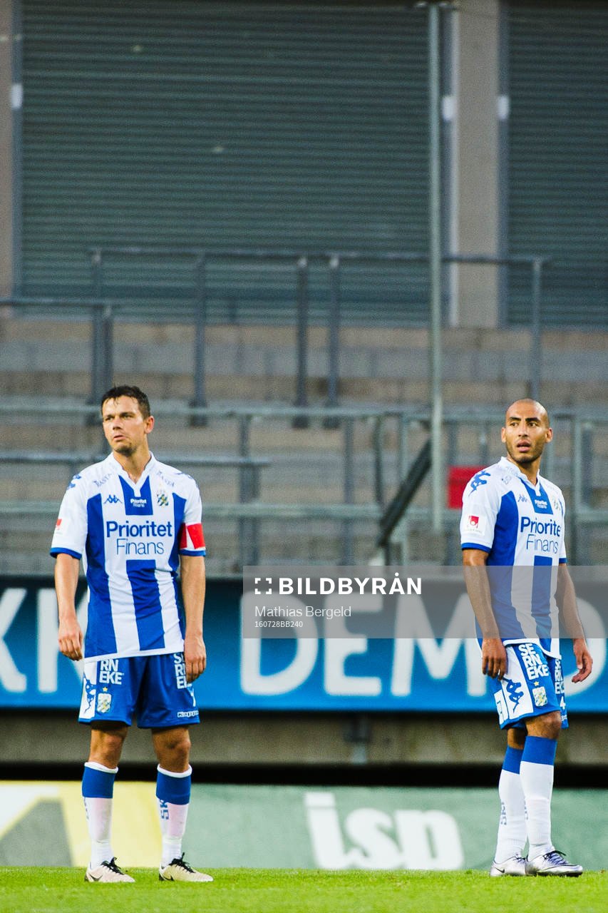 IFK Göteborgs Mads Albeck och Haitam Aleesami deppar