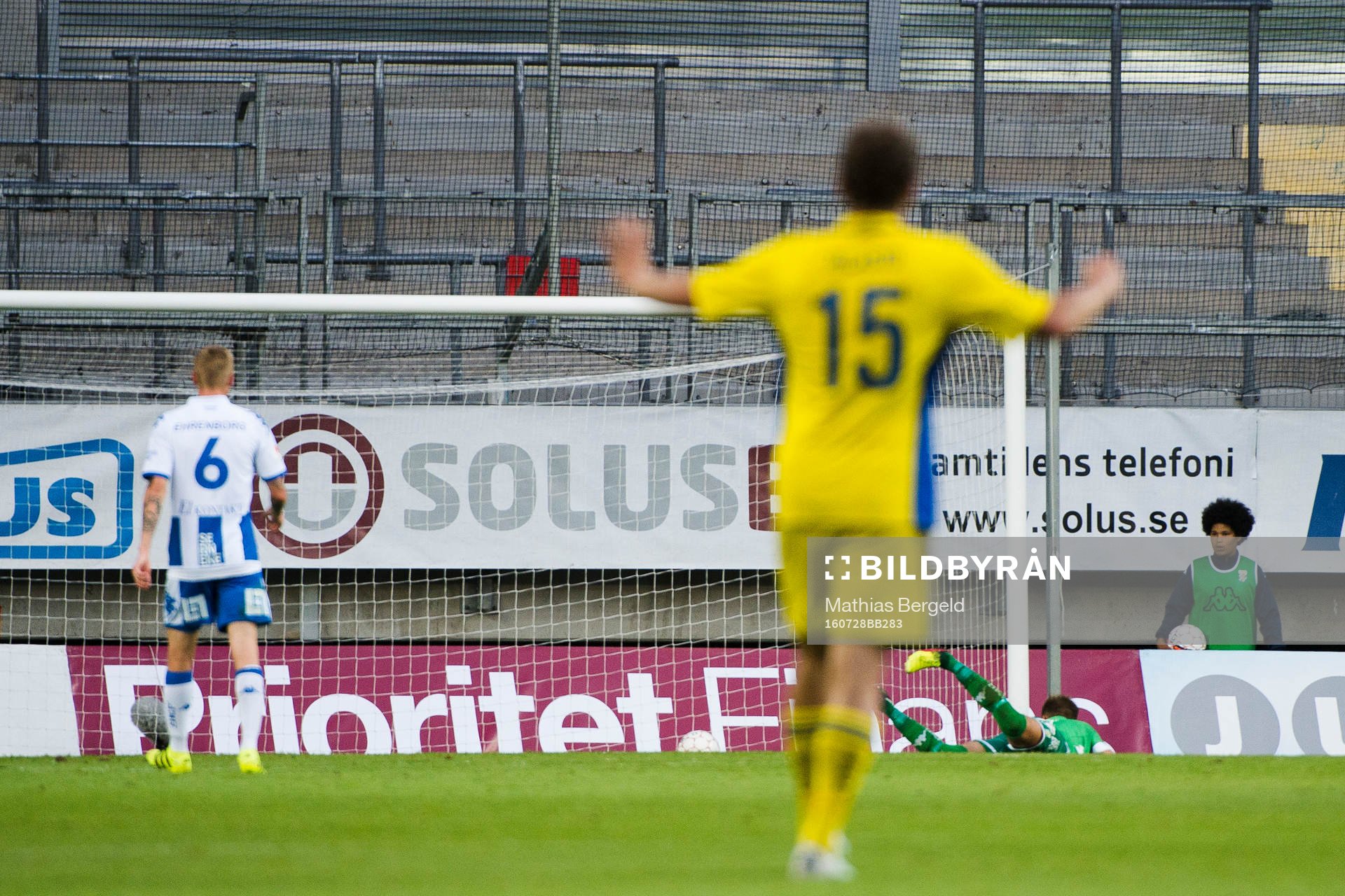 IFK Göteborgs Sebastian Eriksson och målvakt John