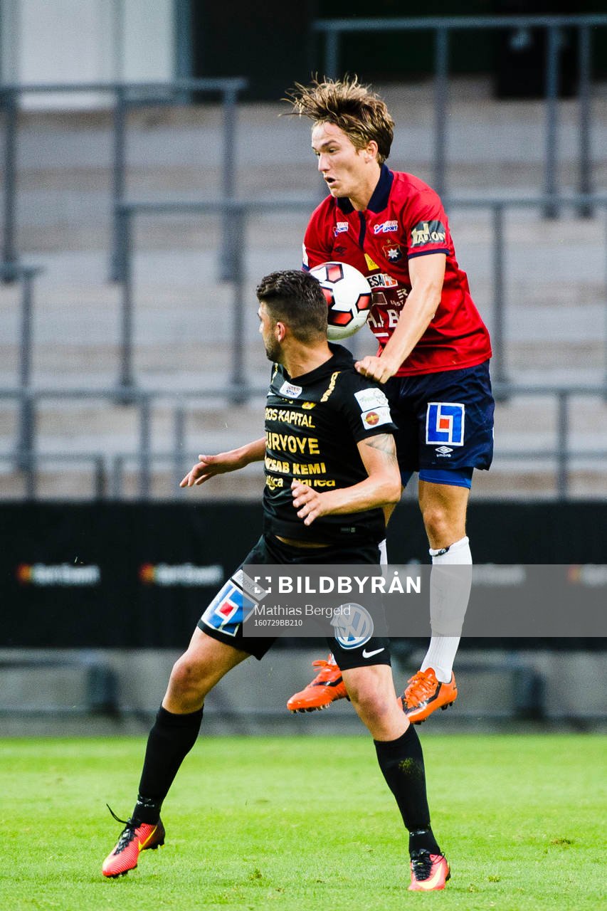 Örgrytes Jakob Lindström och Syrianskas Mattias Mete