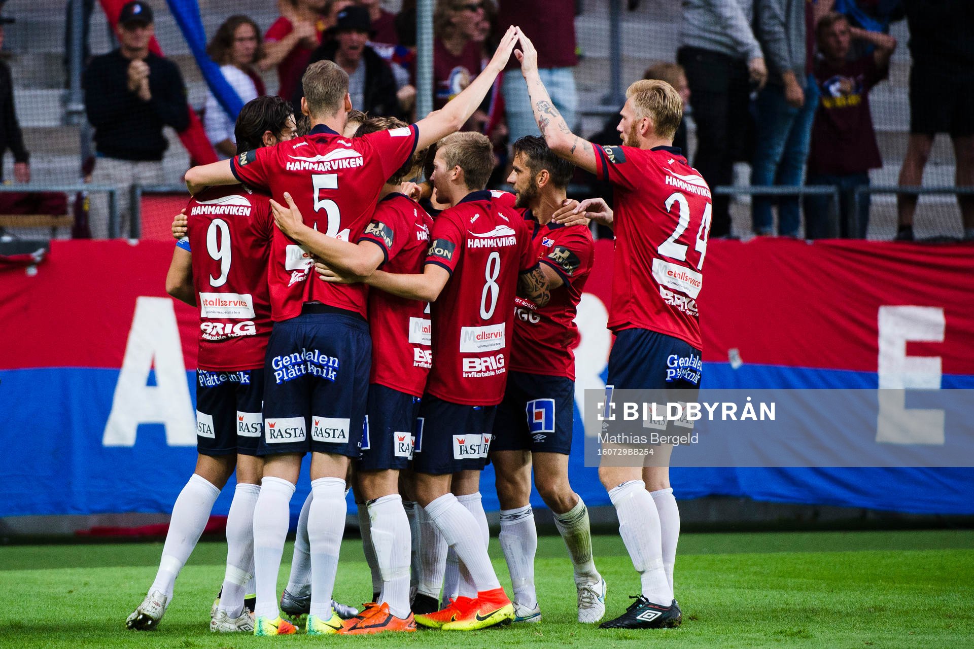 Örgrytes spelare jublar