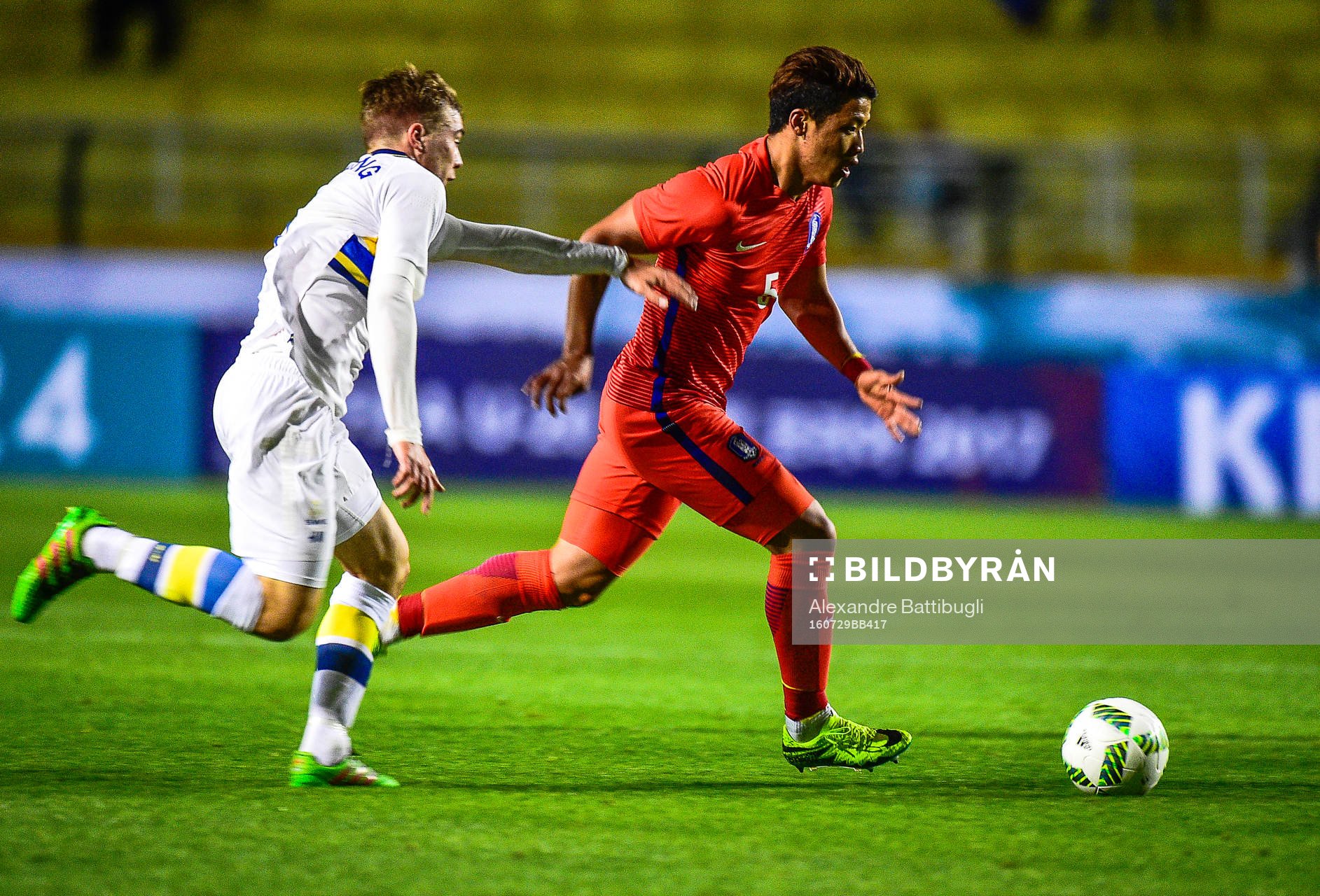 Sveriges Simon Tibbling och Sydkoreas Hwang Heechan