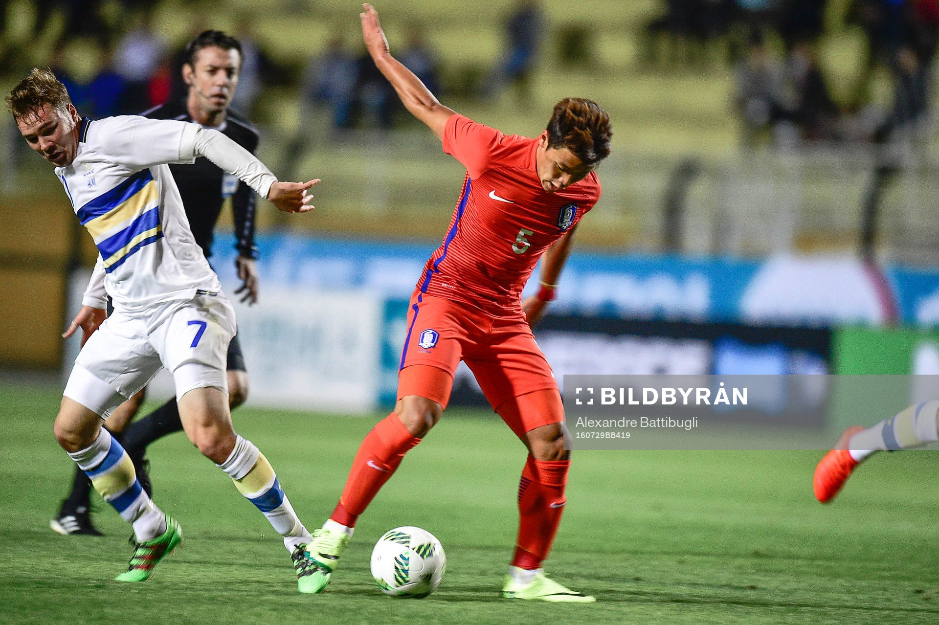 Sveriges Simon Tibbling och Sydkoreas Hwang Heechan