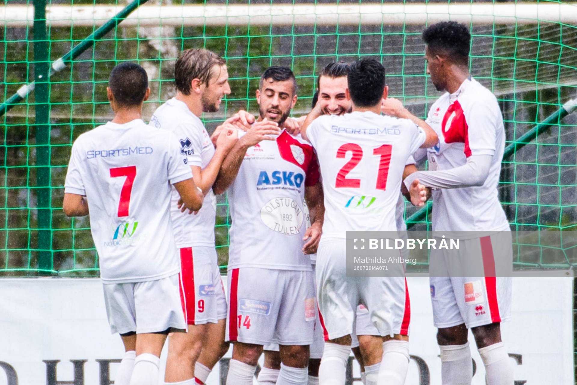 Assyriskas spelare jublar