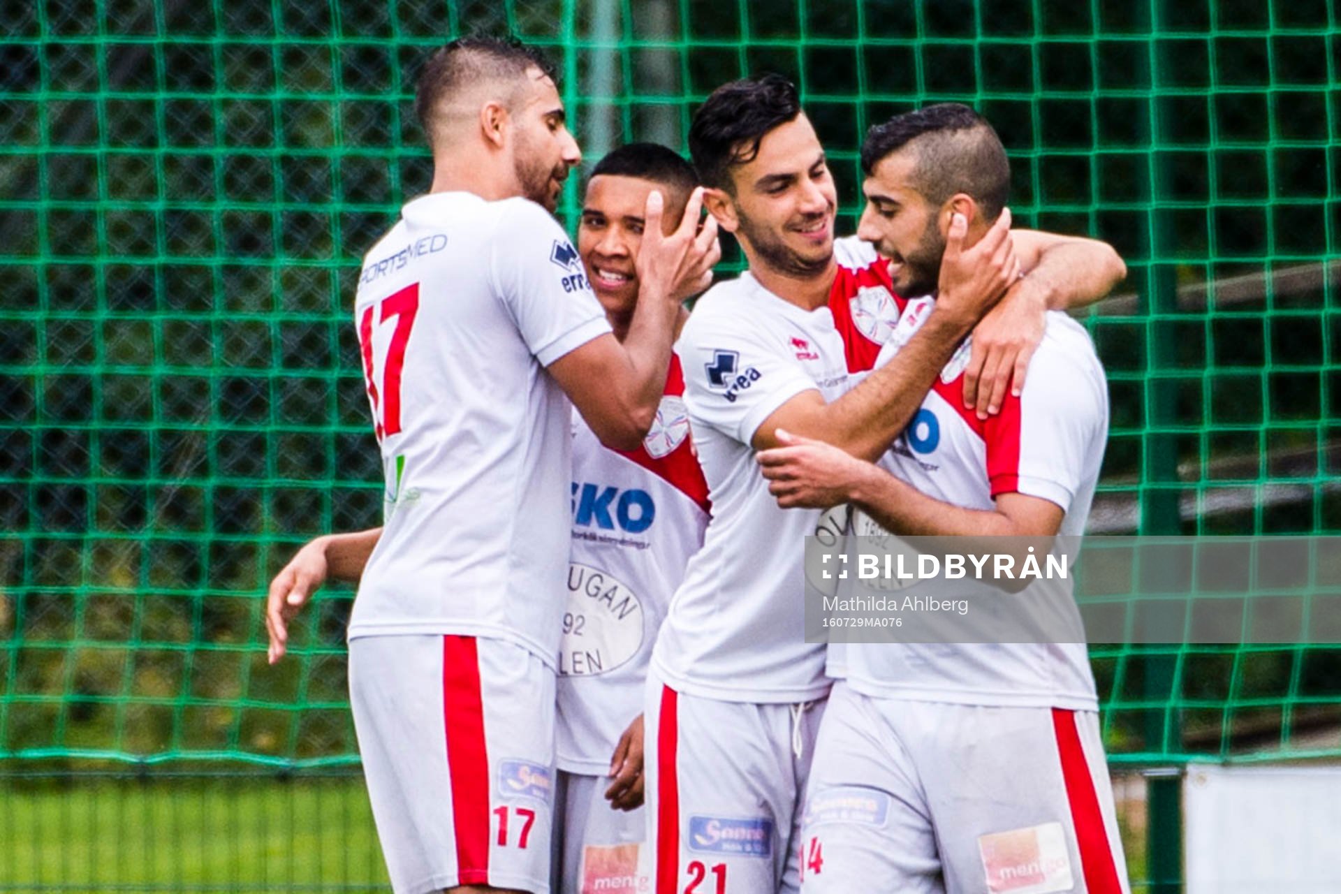 Assyriskas spelare jublar