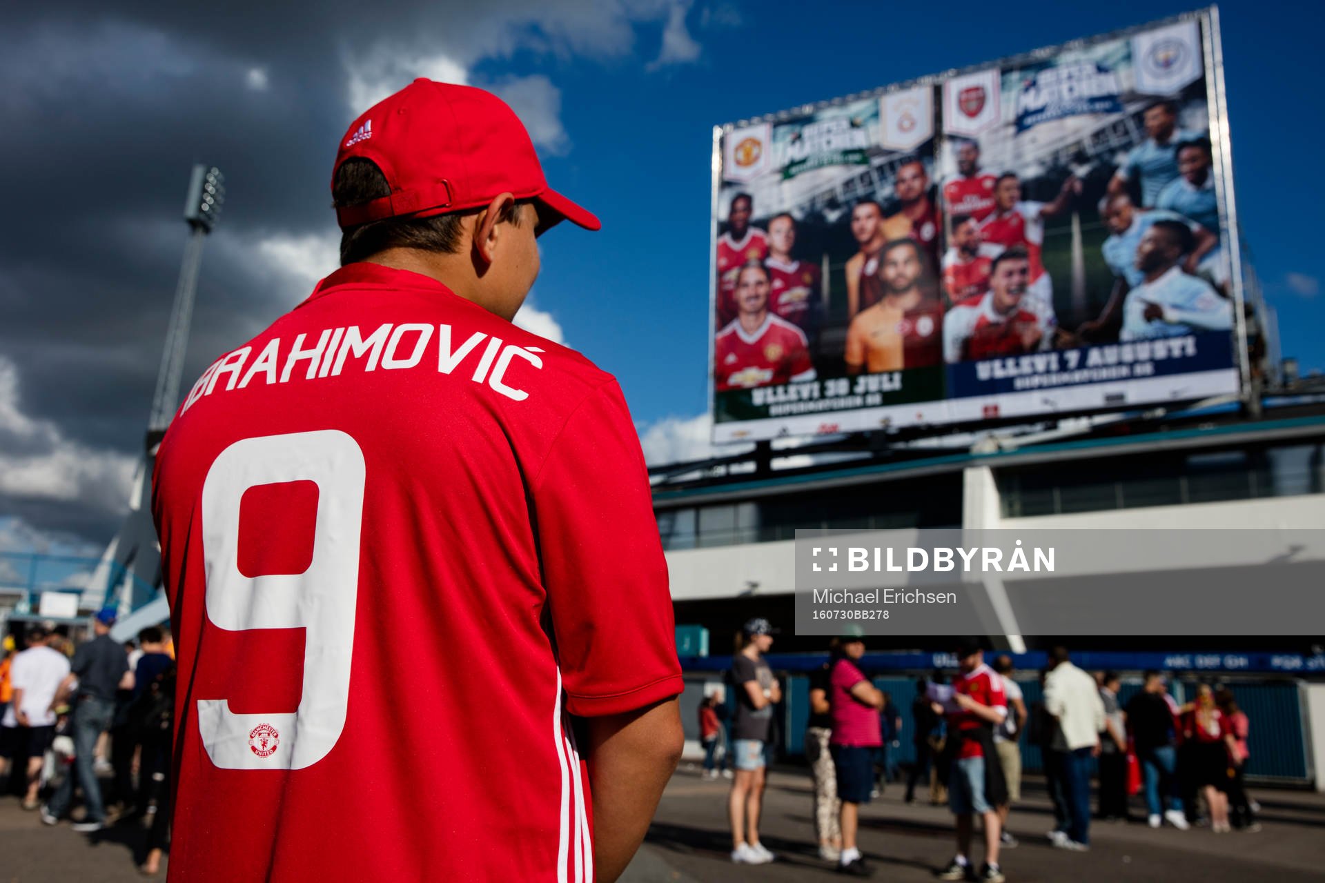 En ung Manchester United supporter med Zlatan Ibrahimovic